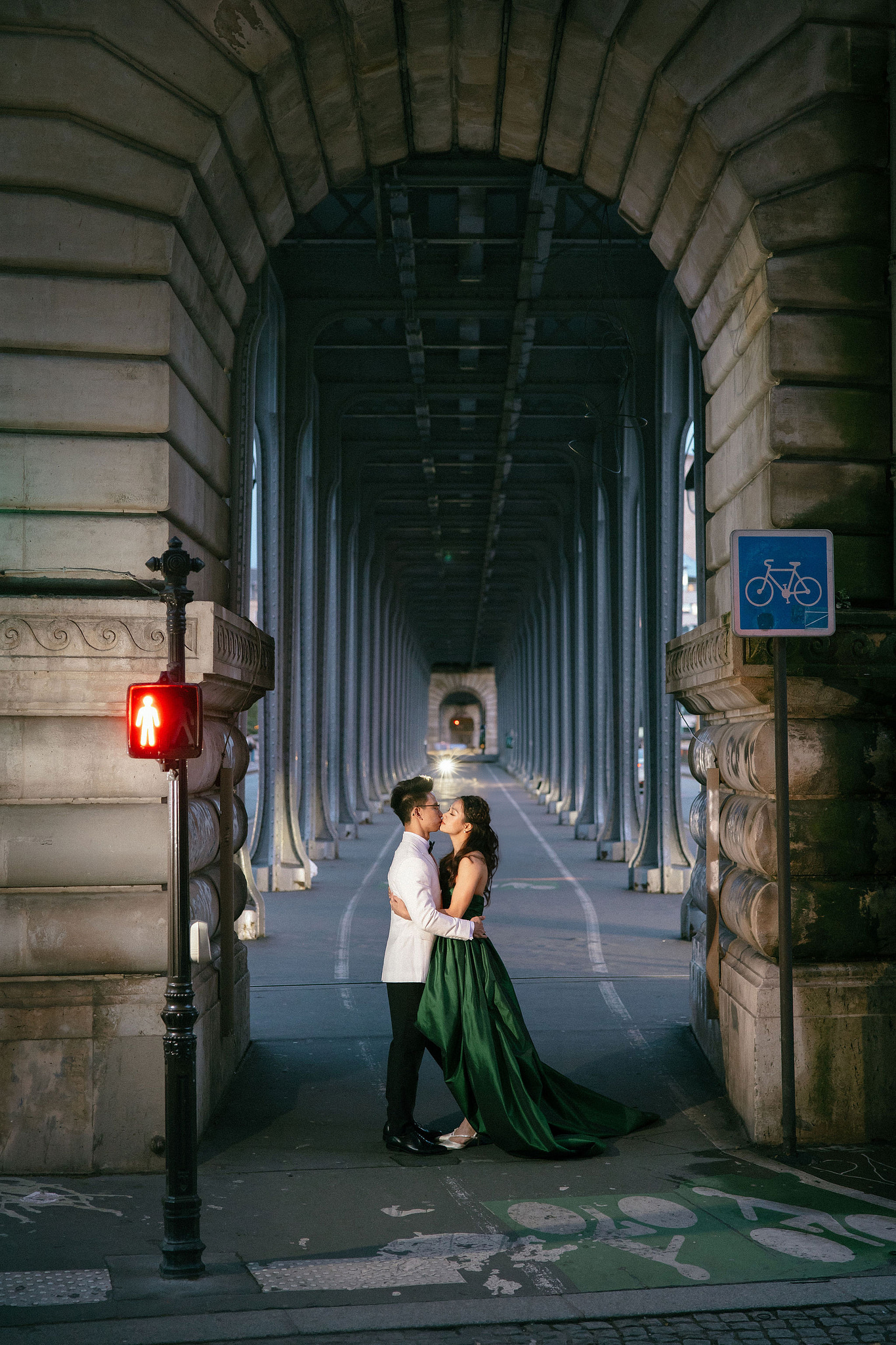 Paris Pre-Wedding Photoshoot | Place du Trocadéro, Luxembourg Gardens, Parisian Café, Louvre & Bir-Hakeim Bridge at Bir-Hakeim Bridge pre-wedding photo