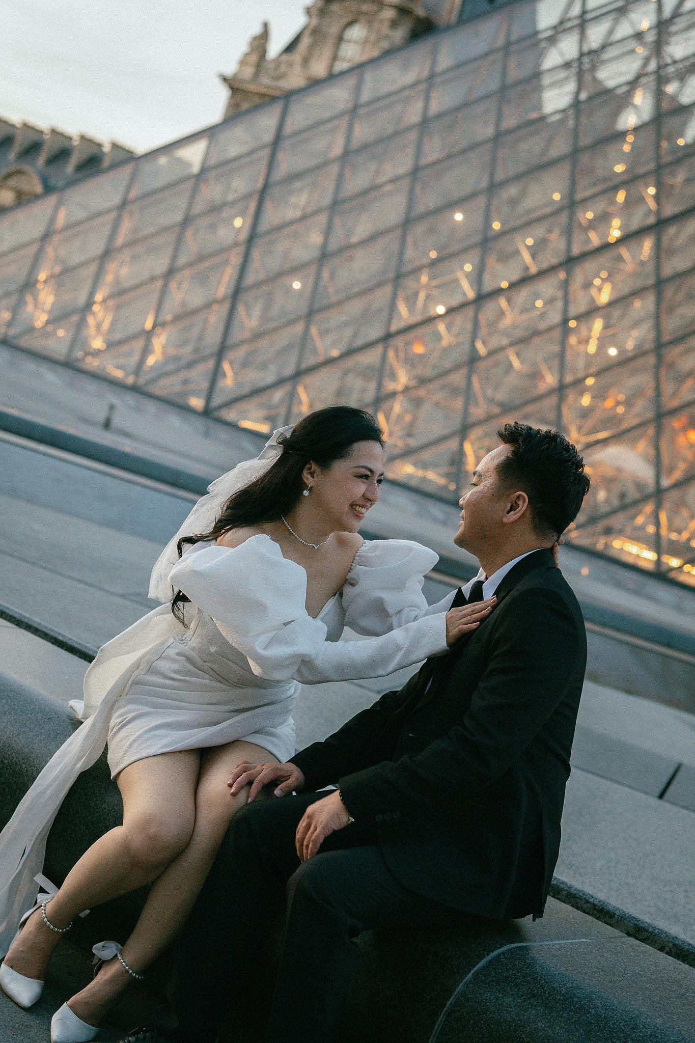 Paris Autumn Pre-Wedding Photoshoot | Avenue de Camoëns, Tuileries Garden, Louvre, Pont Alexandre III & Bir-Hakeim Bridge at Louvre pre-wedding photo