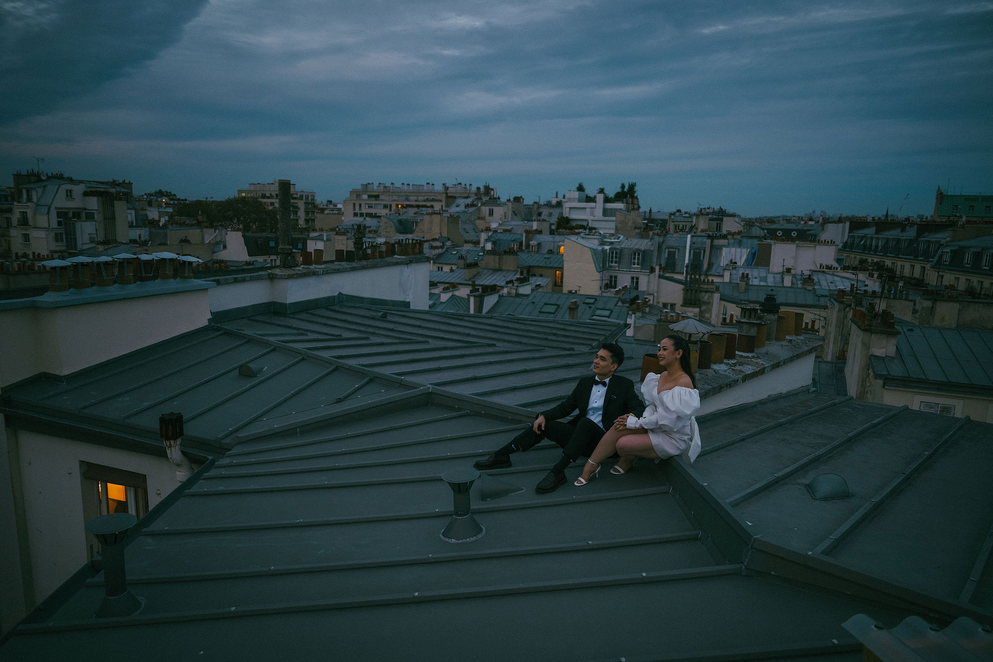 Paris Pre-Wedding Photoshoot | Trocadéro, Vintage Car, Parisian Café, Paris Rooftop & Louvre at Paris Rooftop pre-wedding photo