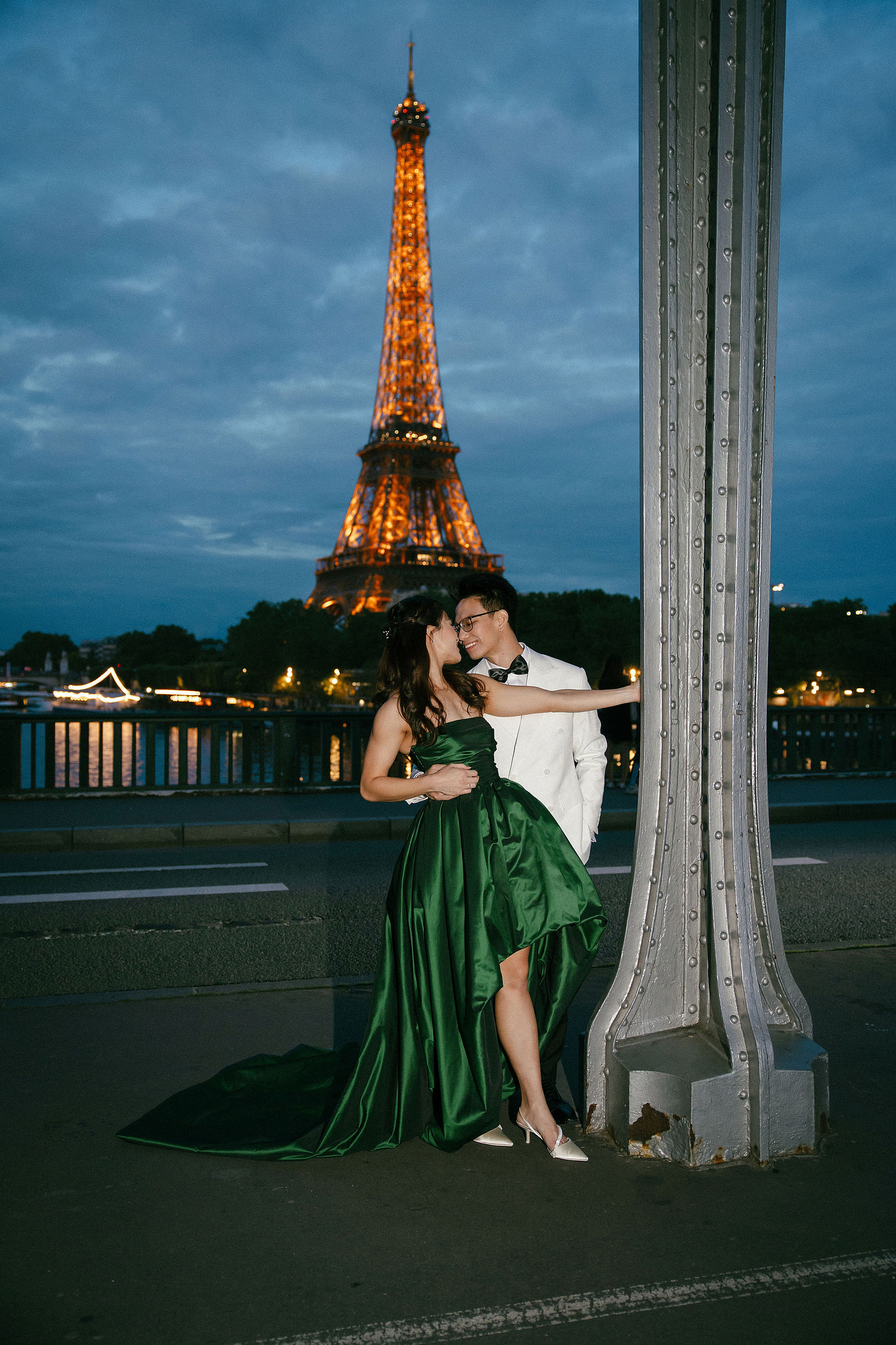 Paris Pre-Wedding Photoshoot | Place du Trocadéro, Luxembourg Gardens, Parisian Café, Louvre & Bir-Hakeim Bridge at Bir-Hakeim Bridge pre-wedding photo