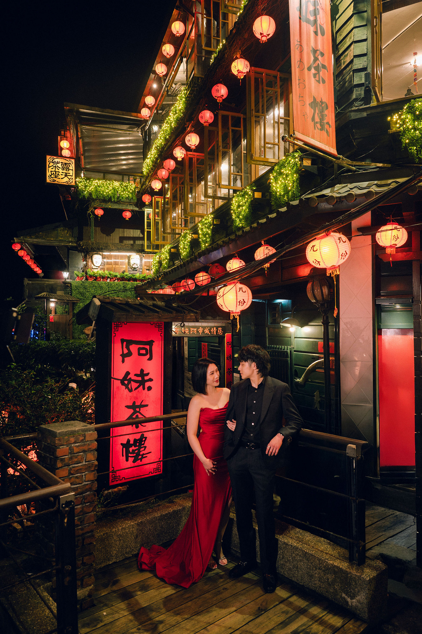 Taiwan Pre-Wedding Photoshoot | Ximending, Lengshuikeng & Jiufen at Jiufen pre-wedding photo