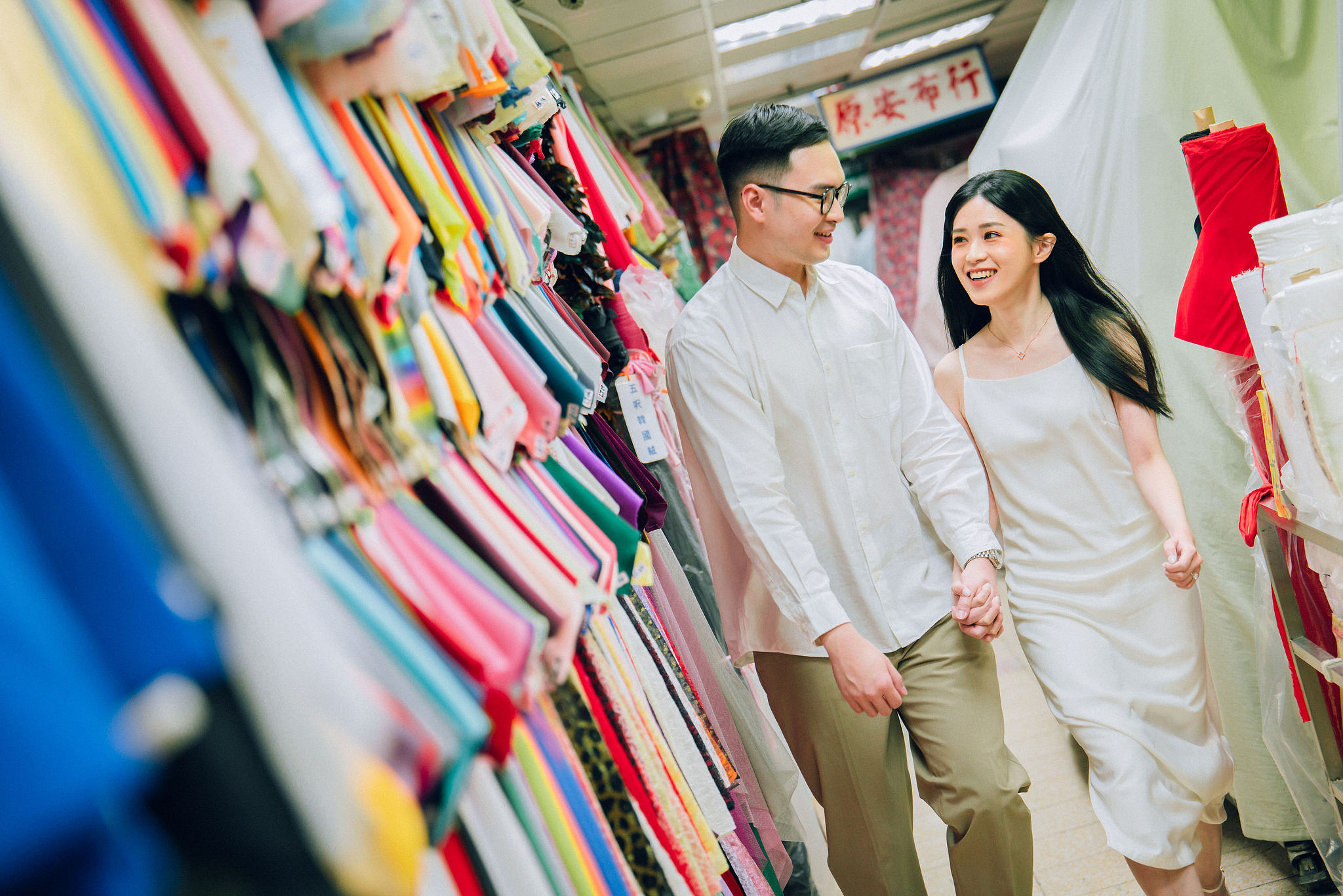 Taiwan Pre-Wedding Photoshoot | Dadaocheng, Shifen & Jiufen at Da Dao Cheng pre-wedding photo