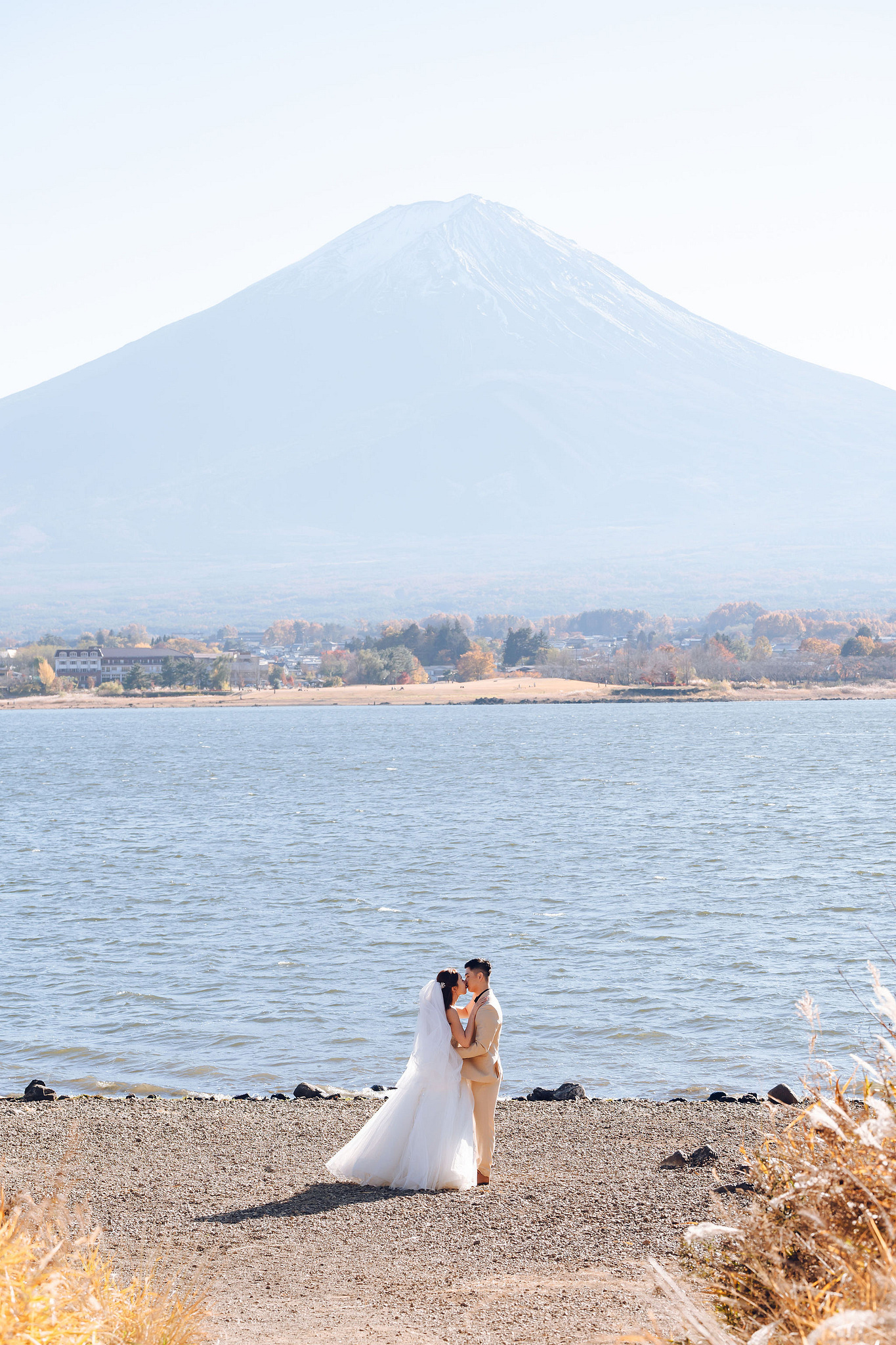 Tokyo & Mt Fuji Pre-Wedding Photoshoot | Maple Corridor, Lake Kawaguchiko & Shibuya Crossing at Lake Kawaguchiko pre-wedding photo