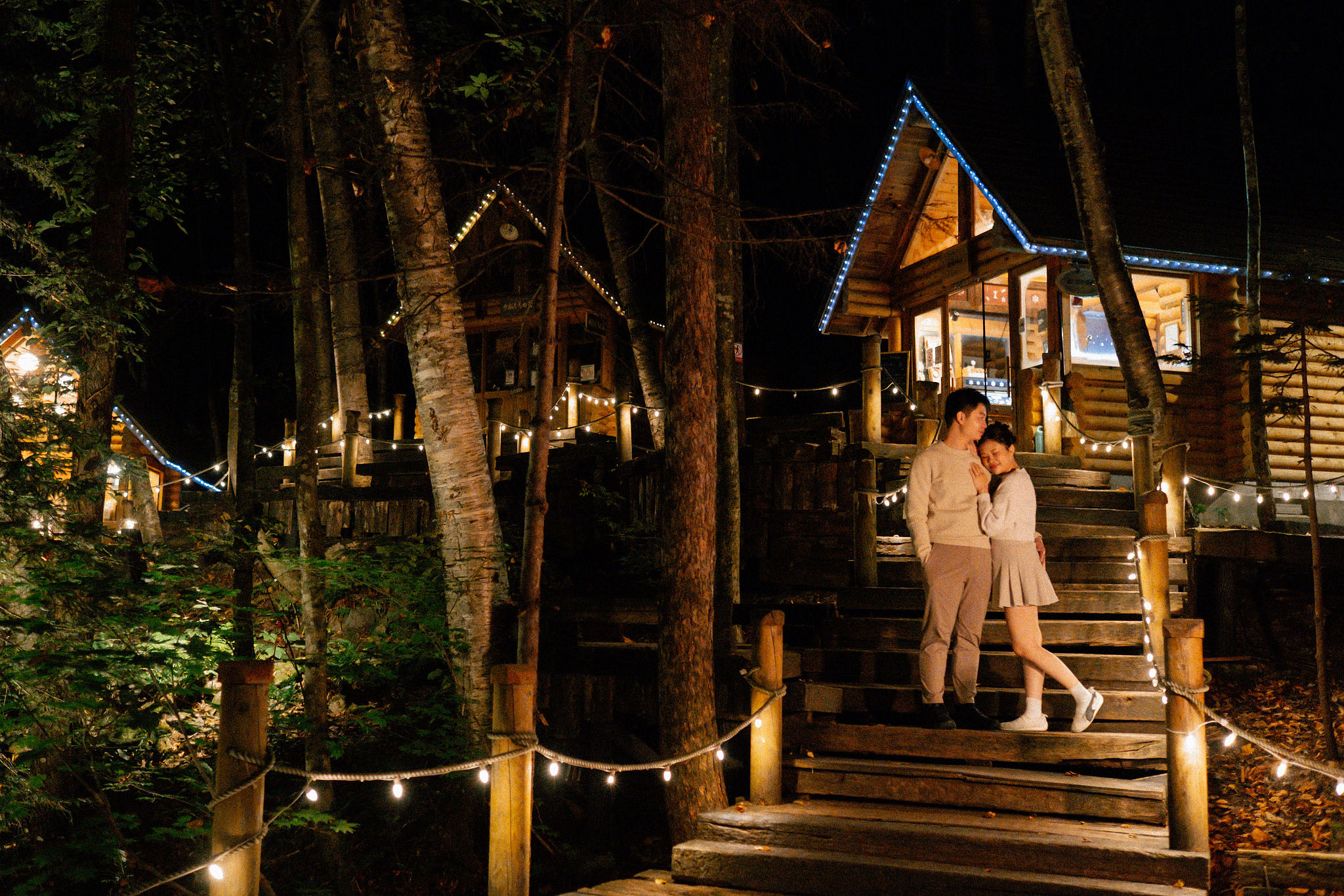 Furano, Hokkaido Pre-Wedding Photoshoot | Farm Chiyoda, Shikisai-no-oka & Ningle Terrace at Ningle Terrace pre-wedding photo