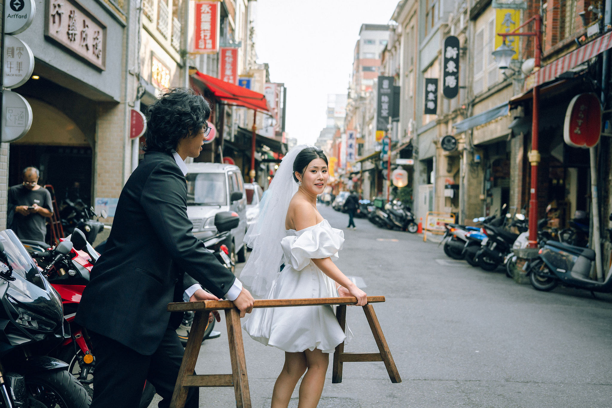 Taiwan Pre-Wedding Photoshoot | Lin Family Mansion, Dadaocheng & Yangmingshan at Dadaocheng pre-wedding photo