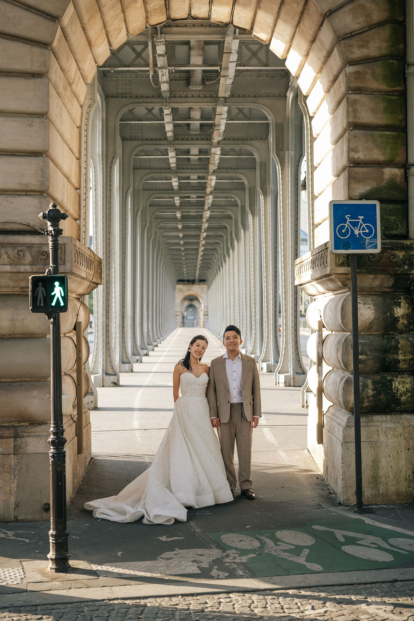 Paris Pre-Wedding Photoshoot | Place du Trocadéro, Bir-Hakeim Bridge & Parisian Streets at Bir-Hakeim Bridge pre-wedding photo