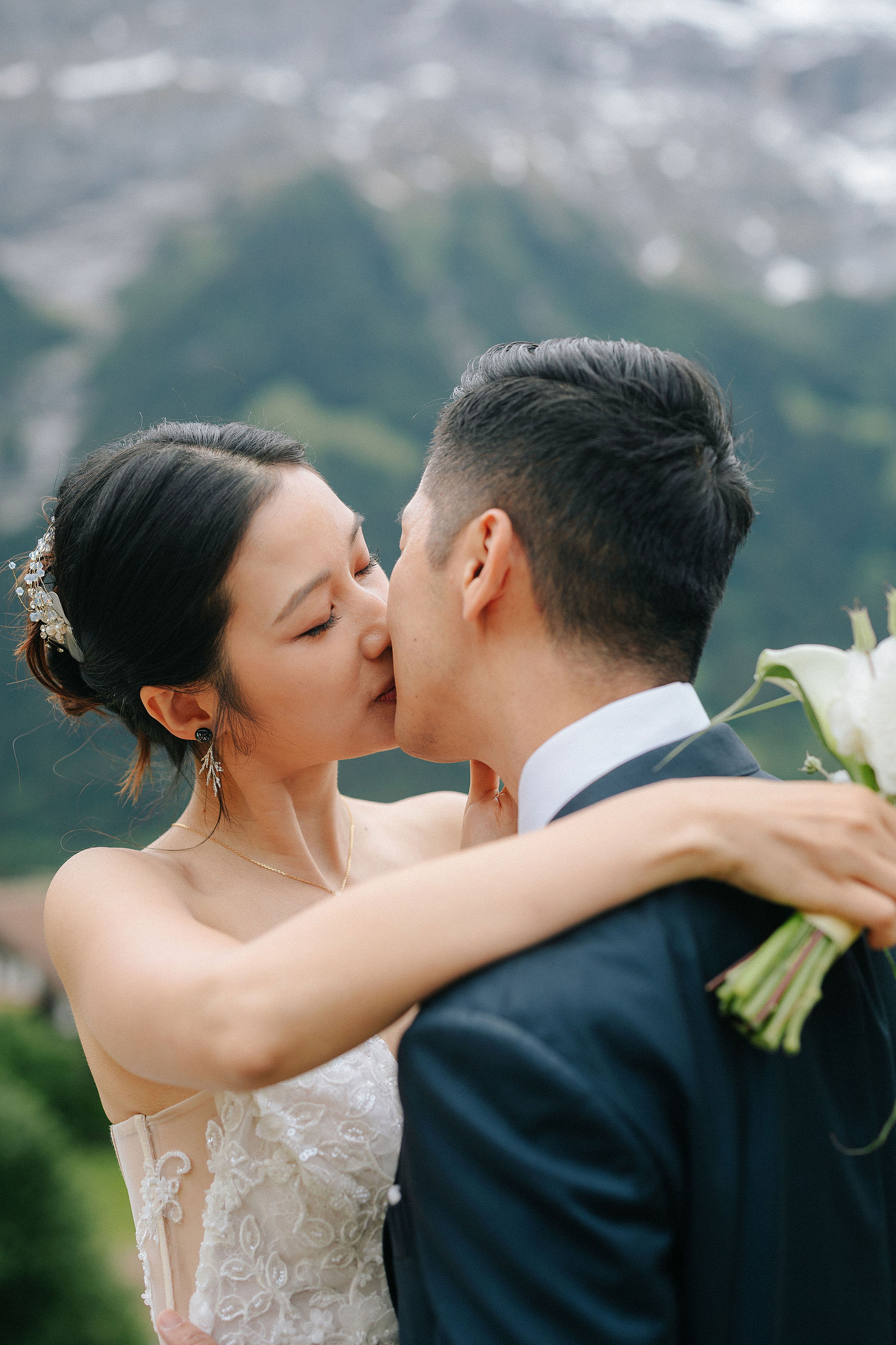 Switzerland Pre-Wedding Photoshoot | Grindelwald Village & Lauterbrunnen & Lake Lungern at Grindelwald Village pre-wedding photo
