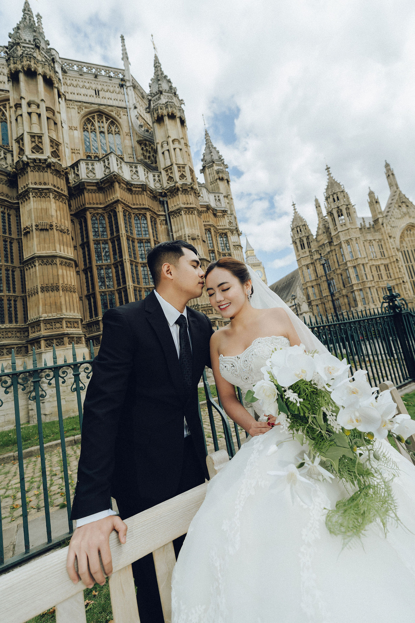 London Pre-Wedding Photoshoot | Westminster, St. Paul’s Cathedral & London Streets at Westminster pre-wedding photo