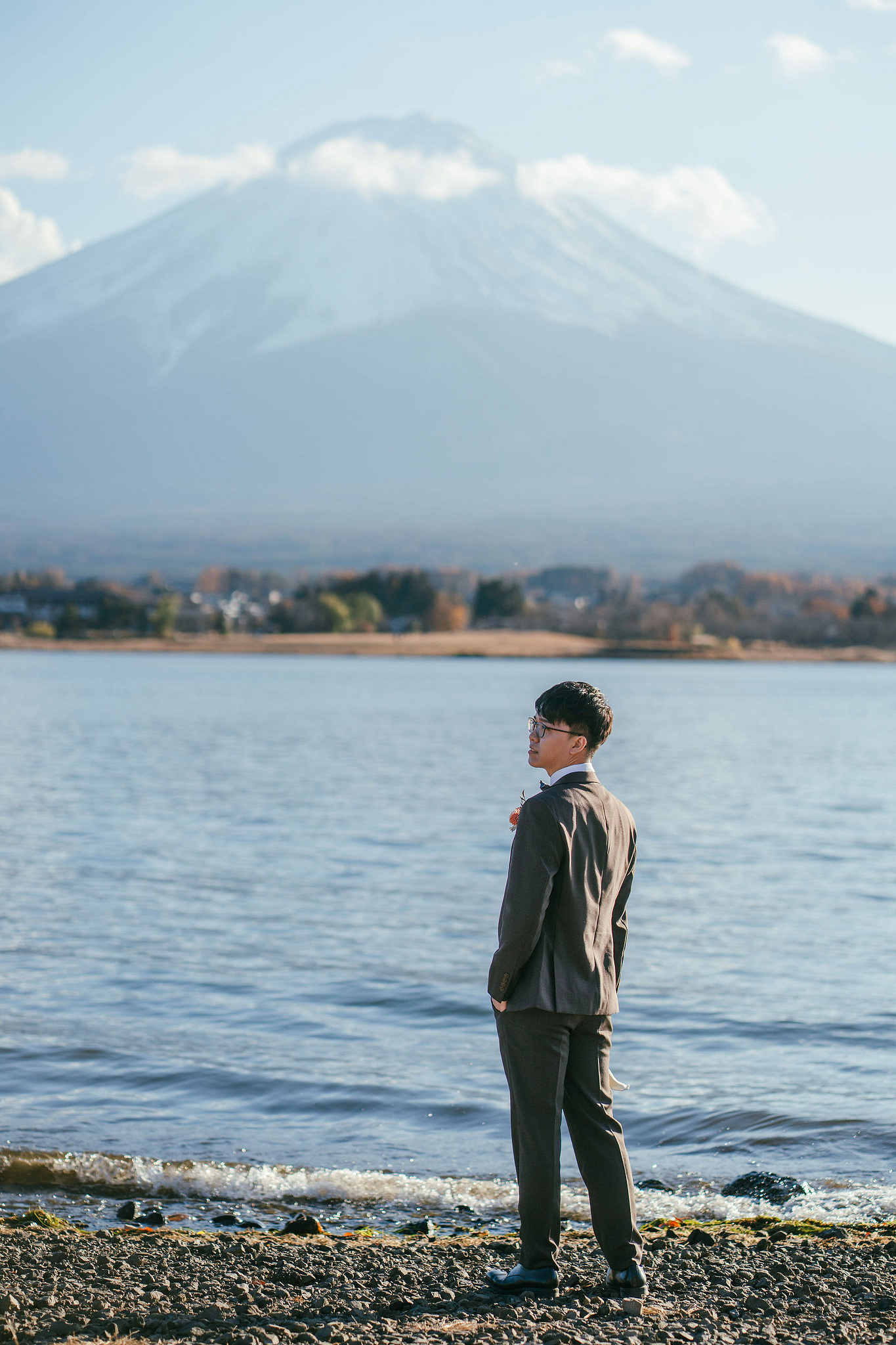 Tokyo & Mt Fuji Pre-Wedding Photoshoot | Asakusa Temple, Maple Corridor, Susuki Fields & Lake Kawaguchiko at Lake Kawaguchiko pre-wedding photo