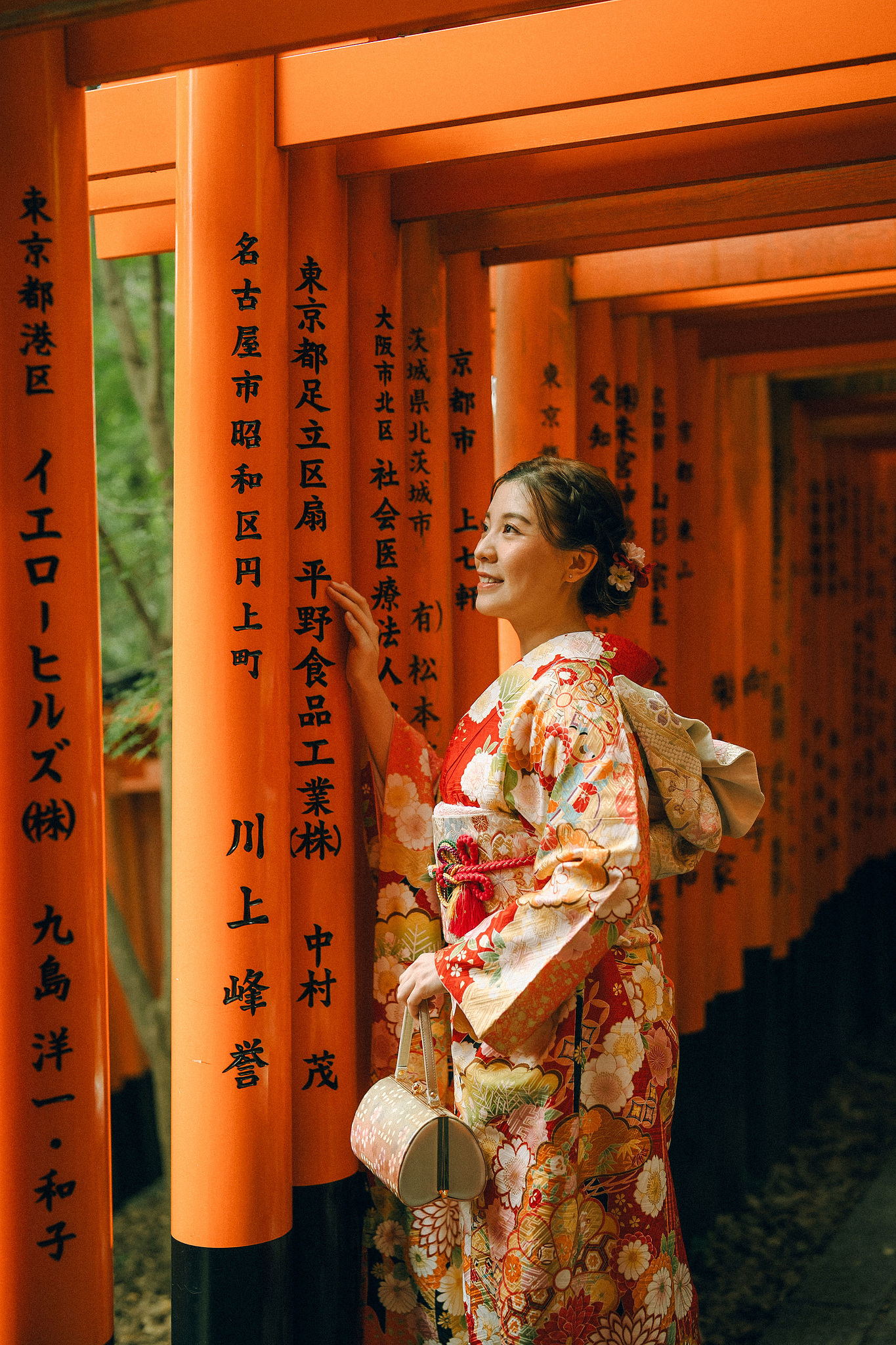 Kyoto Pre-Wedding Photoshoot | Fushimi Inari, Gion & Nara Park at Fushimi Inari Taisha pre-wedding photo