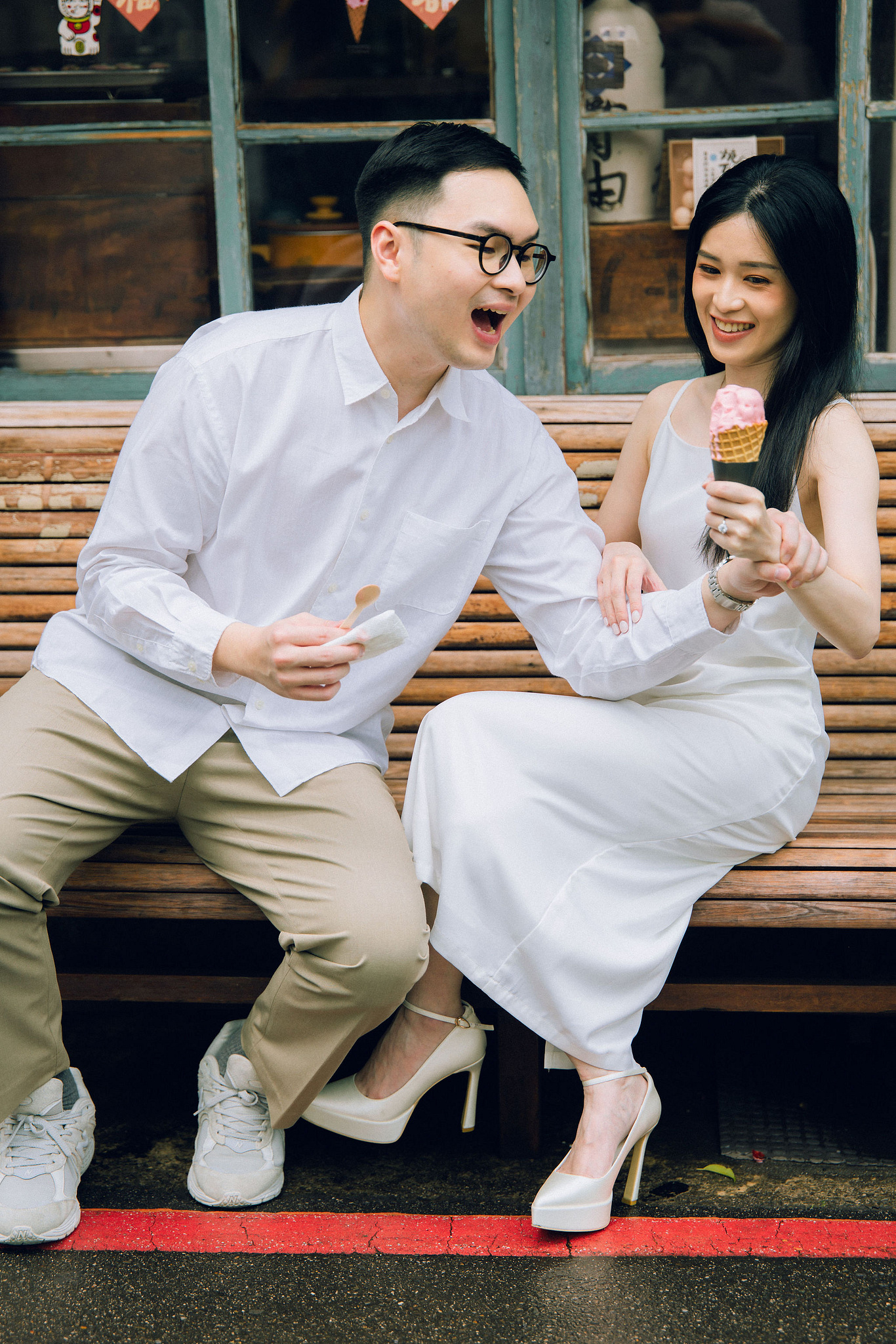 Taiwan Pre-Wedding Photoshoot | Dadaocheng, Shifen & Jiufen at Da Dao Cheng pre-wedding photo