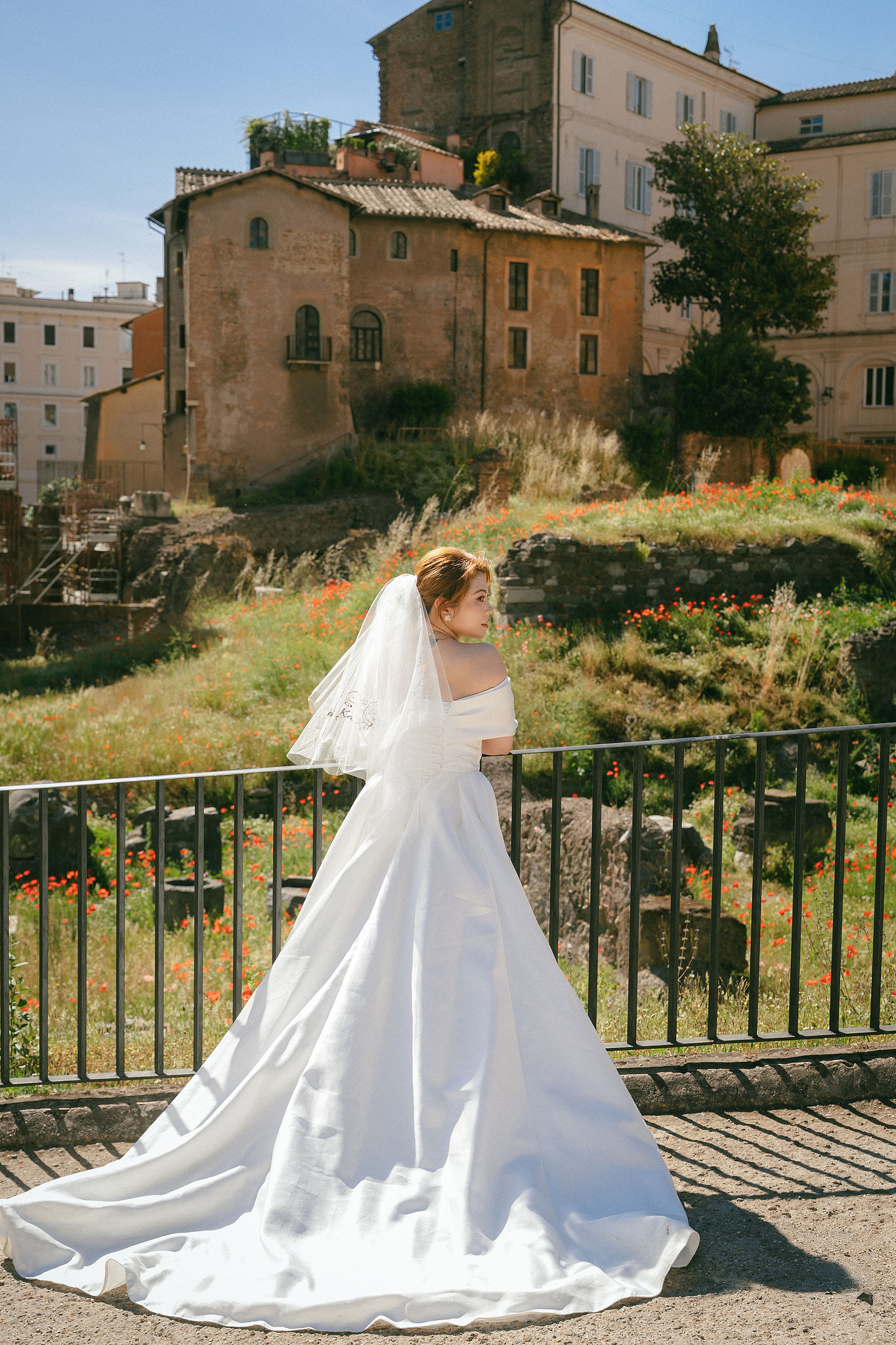 Rome Pre-Wedding Photoshoot | Rome Streets, Capitoline Hill, Basilica of St. Anthony, Villa Borghese & Giardino di Sant’Alessio at Capitoline Hill pre-wedding photo