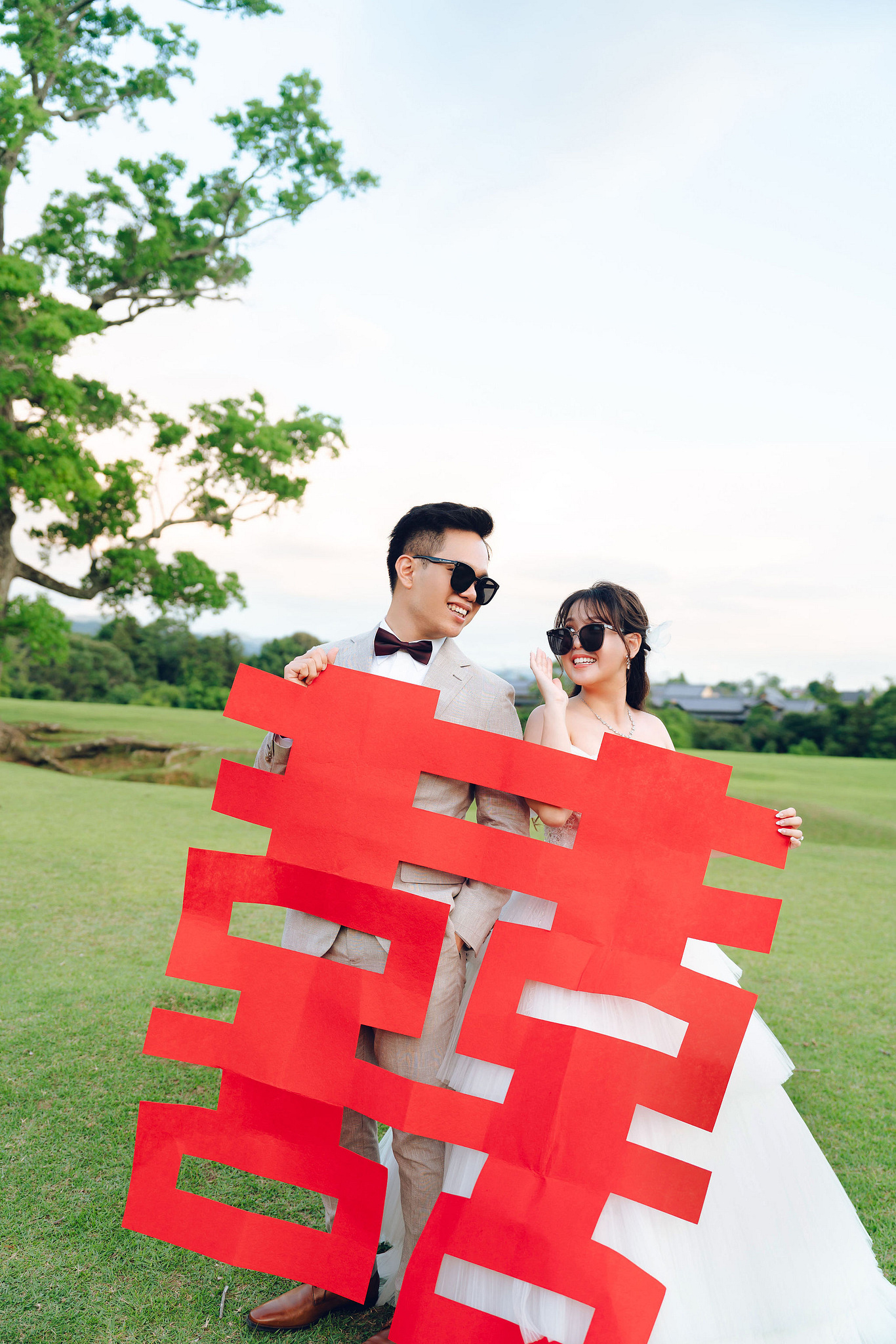 Kyoto Pre-Wedding Photoshoot | Gion Streets, Higashiyama & Nara Park at Nara Park Lawns pre-wedding photo