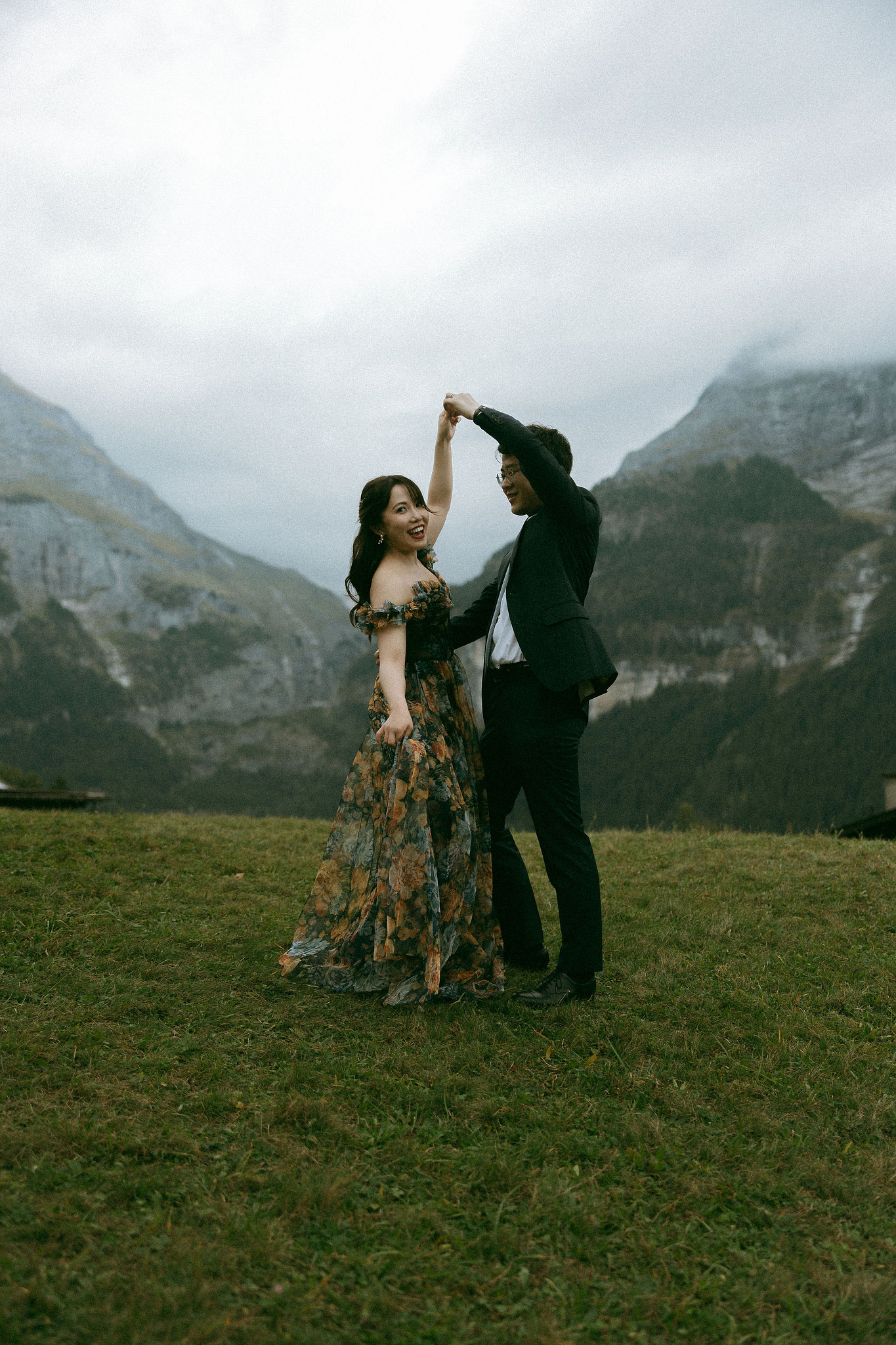 Switzerland Honeymoon Photoshoot Lucerne City Grindelwald First Cliff Lauterbrunnen Village at Grindelwald pre-wedding photo