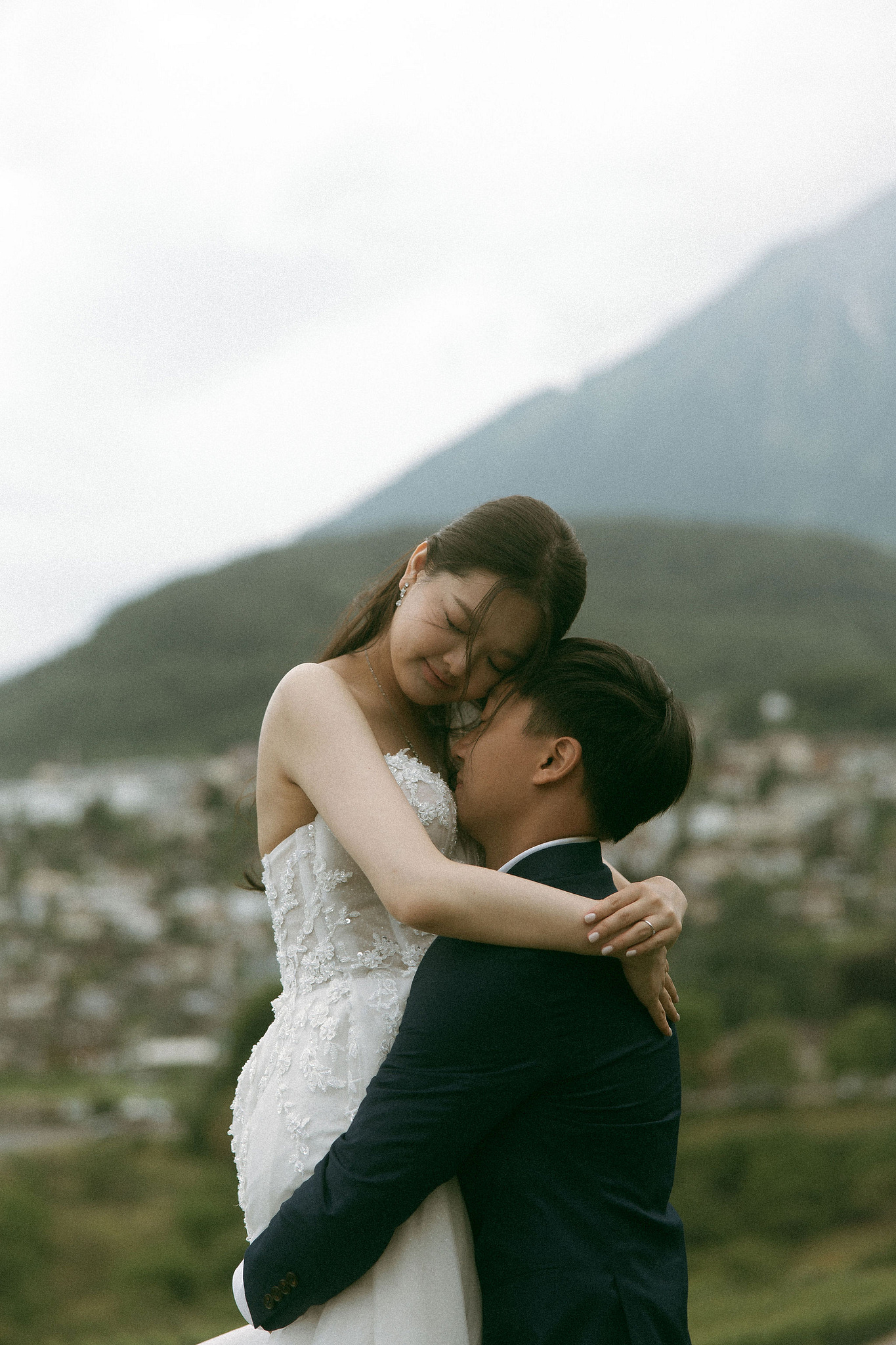 Switzerland Pre-Wedding Photoshoot | Spiez at Spiez pre-wedding photo