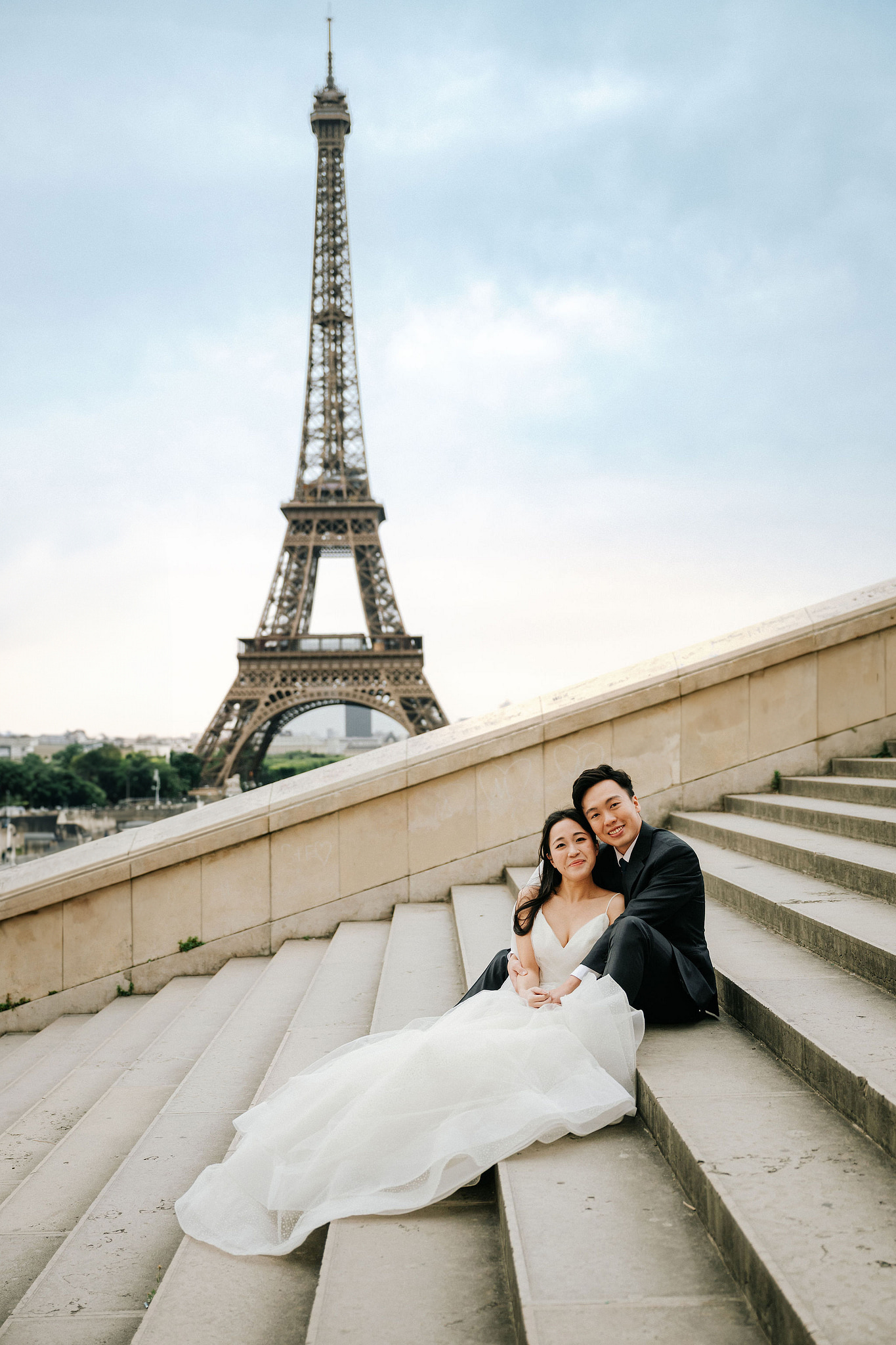 Paris Pre-Wedding Photoshoot | Place du Trocadéro, Bir-Hakeim Bridge, Louvre Pyramid, Tuileries Garden & Montmartre at Place du Trocadéro pre-wedding photo
