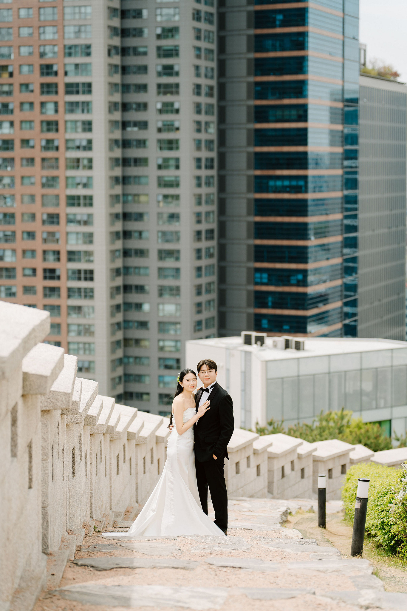 Seoul Pre-Wedding Photoshoot | Namsan, City Streets & Hangang Park at Namsan pre-wedding photo