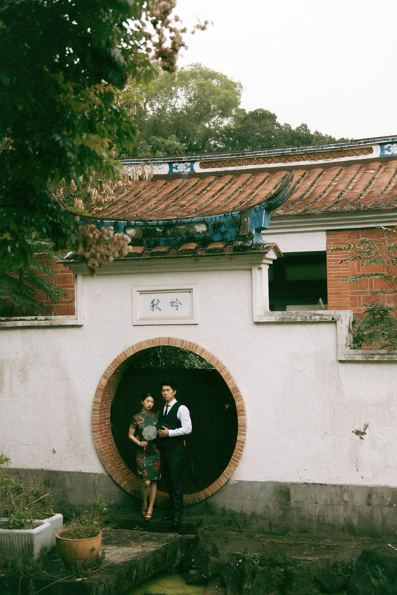 Taiwan Pre-Wedding Photoshoot Traditional Garden Qi Pao Experience Yangmingshan Vintage Night Market Shoot at Historic Garden pre-wedding photo