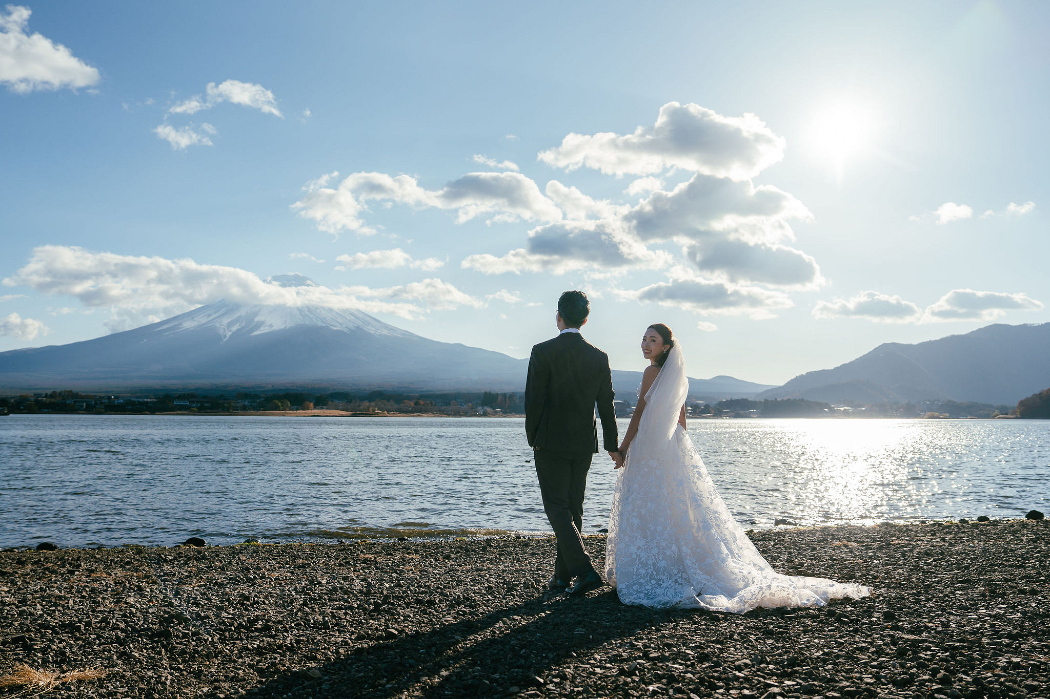 Tokyo & Mt Fuji Pre-Wedding Photoshoot | Asakusa Temple, Maple Corridor, Susuki Fields & Lake Kawaguchiko at Lake Kawaguchiko pre-wedding photo