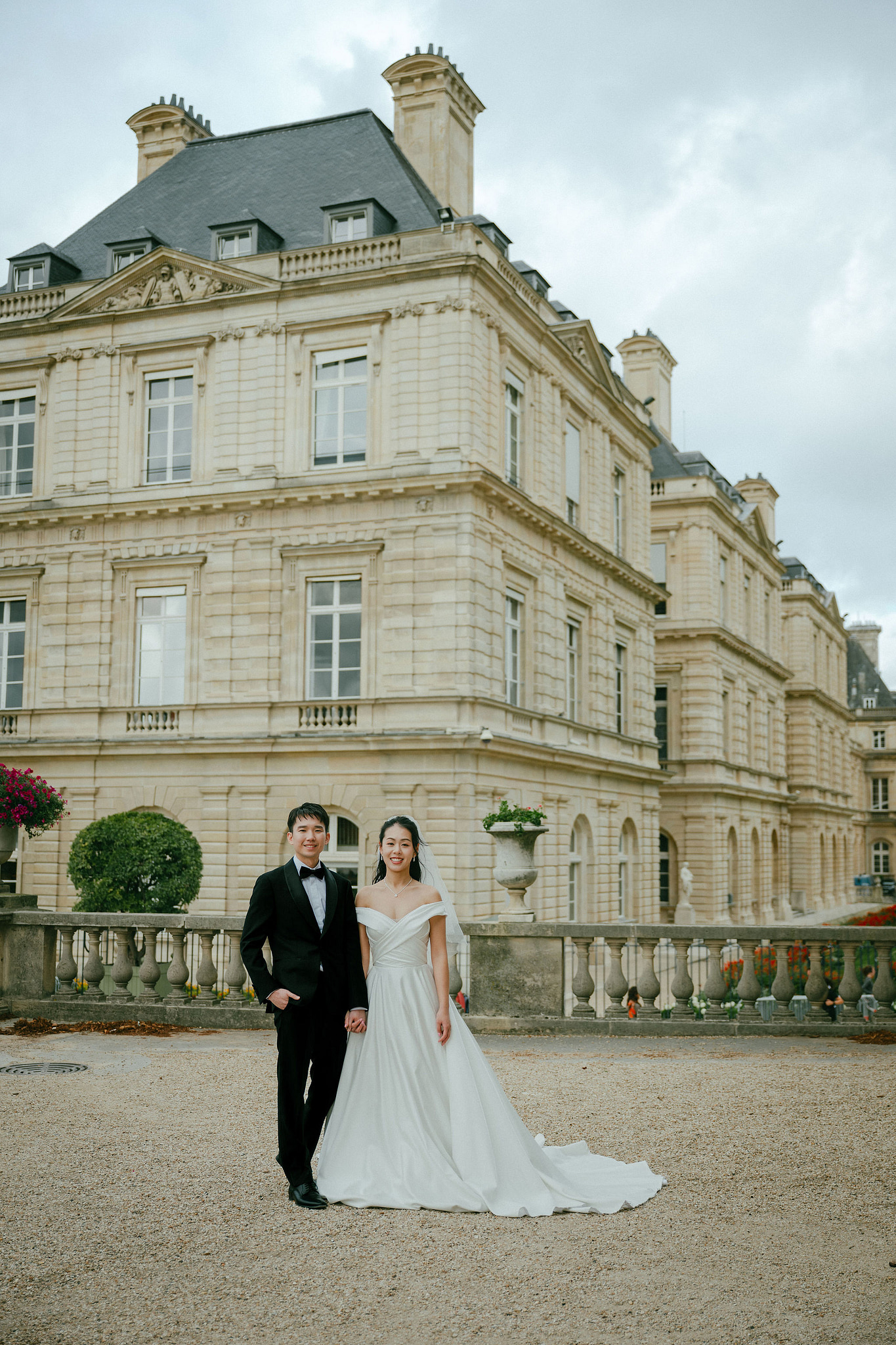 Paris Autumn Pre-Wedding Photoshoot | Place du Trocadéro, Port de Billy, Avenue de Camoëns, Louvre & Luxembourg Gardens at Luxembourg Gardens pre-wedding photo