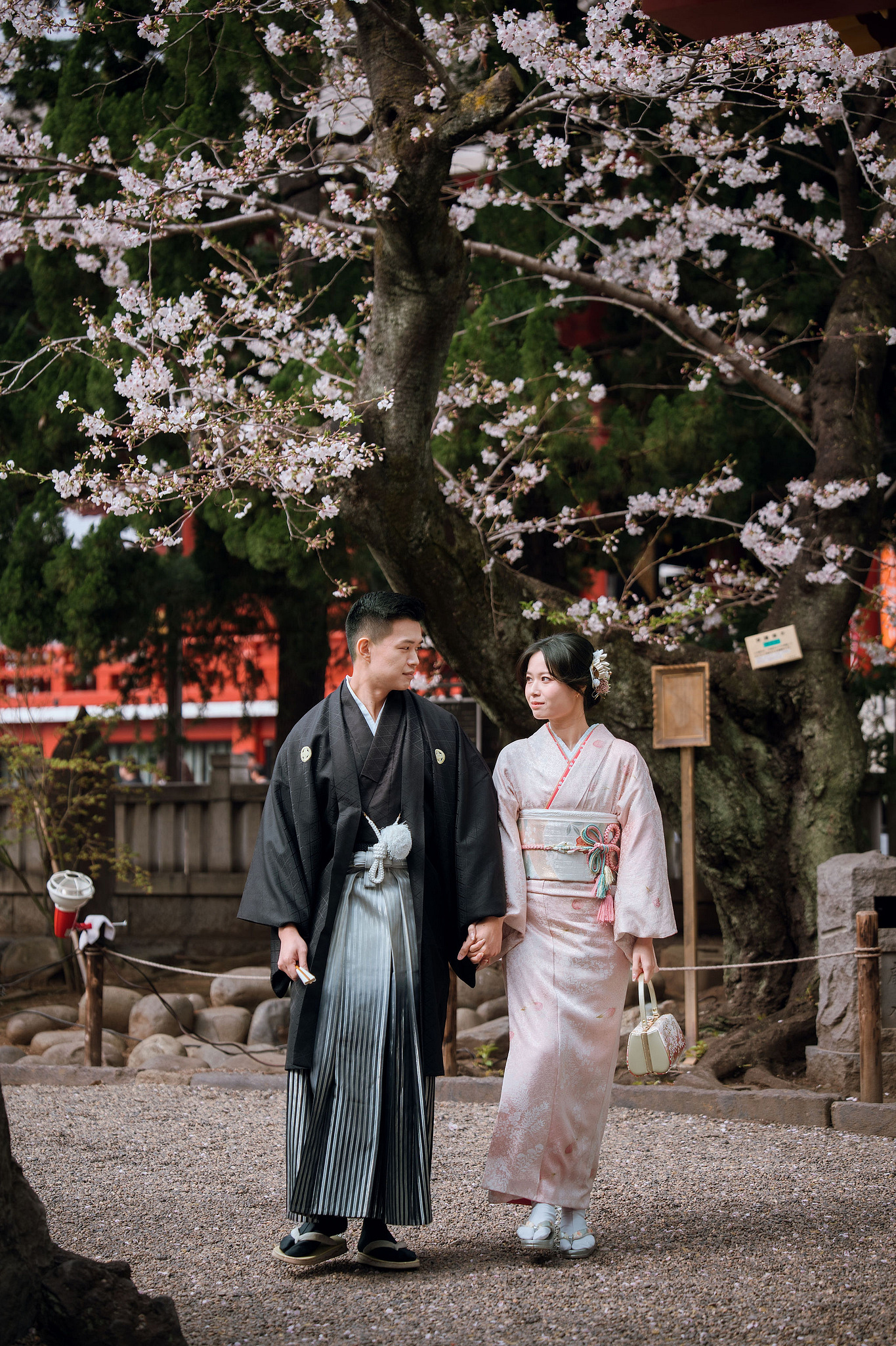 Tokyo & Mt Fuji Pre-Wedding Photoshoot | Senso-Ji Temple, Tokyo Park & Lake Kawaguchiko at Senso-Ji Temple pre-wedding photo