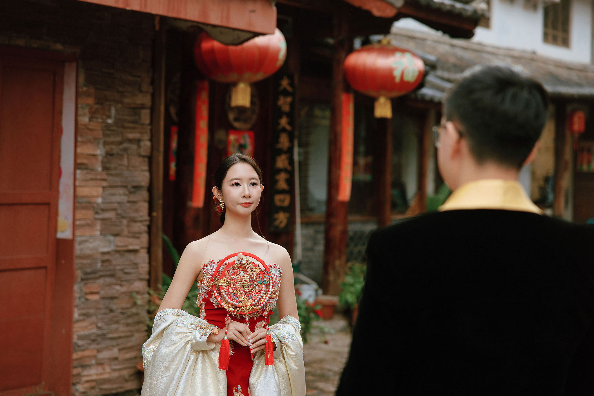 Lijiang, Yunnan Pre-Wedding Photoshoot | Spruce Meadow, Blue Moon Valley, Yulong Snow Mountain & Shuhe Ancient Town at Shuhe Ancient Town pre-wedding photo