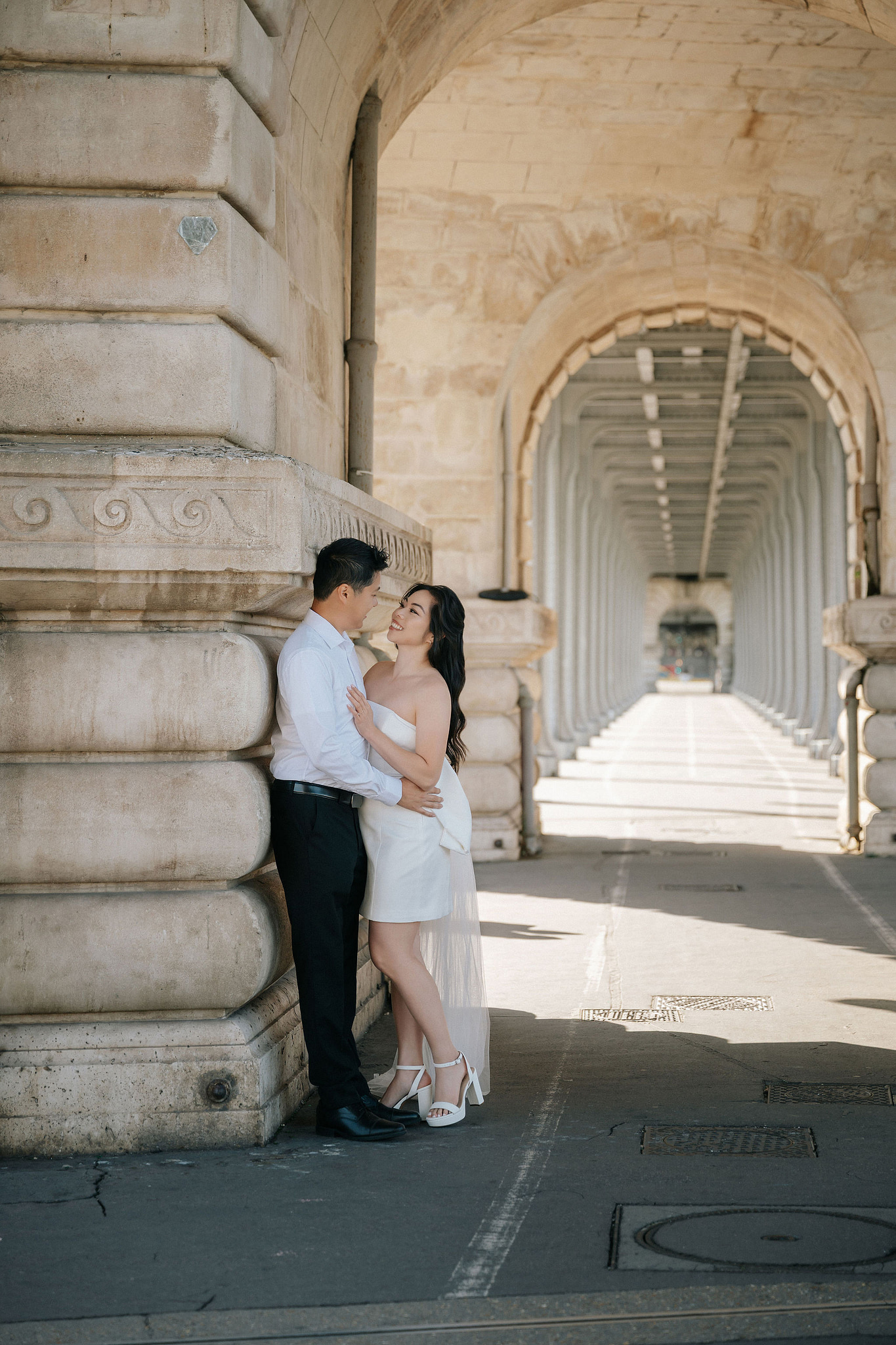 Paris Pre-Wedding Photoshoot | Place du Trocadéro, Port Debilly, Louvre, Parisian Streets & Bir-Hakeim Bridge at Bir-Hakeim Bridge pre-wedding photo
