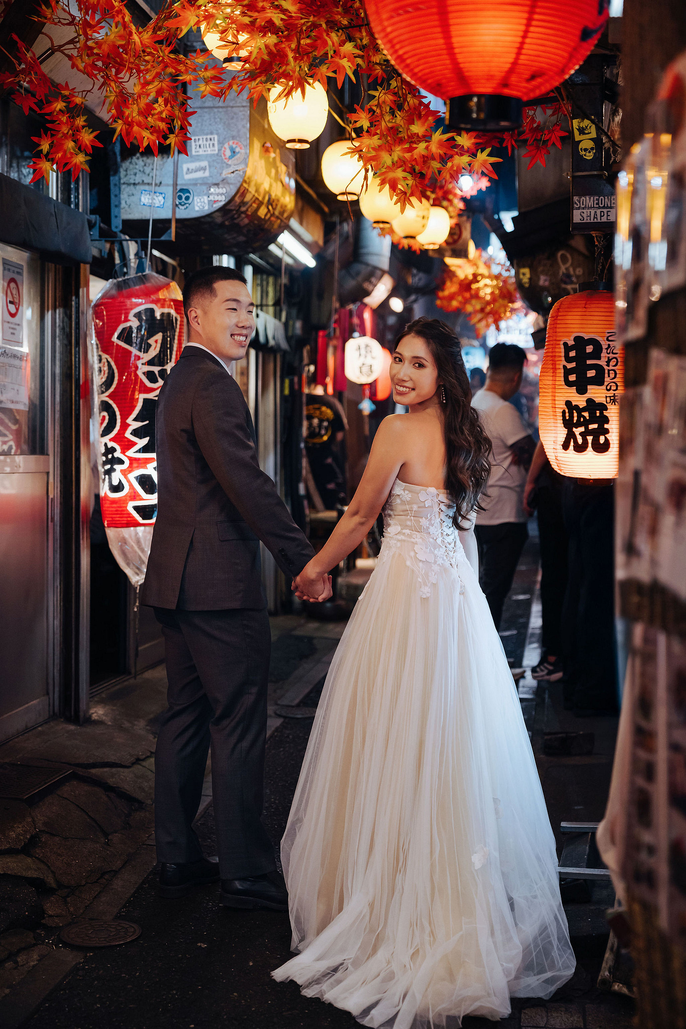 Tokyo Pre-Wedding Photoshoot | Tokyo Shrine, Tokyo Riverfront & Shinjuku at Shinjuku pre-wedding photo
