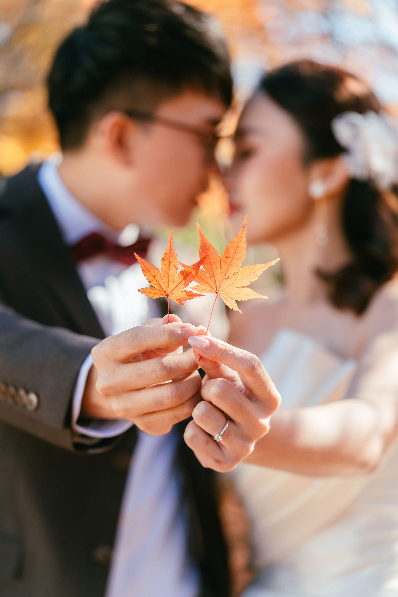 Tokyo & Mt Fuji Pre-Wedding Photoshoot | Asakusa Temple, Maple Corridor, Susuki Fields & Lake Kawaguchiko at Maple Corridor pre-wedding photo