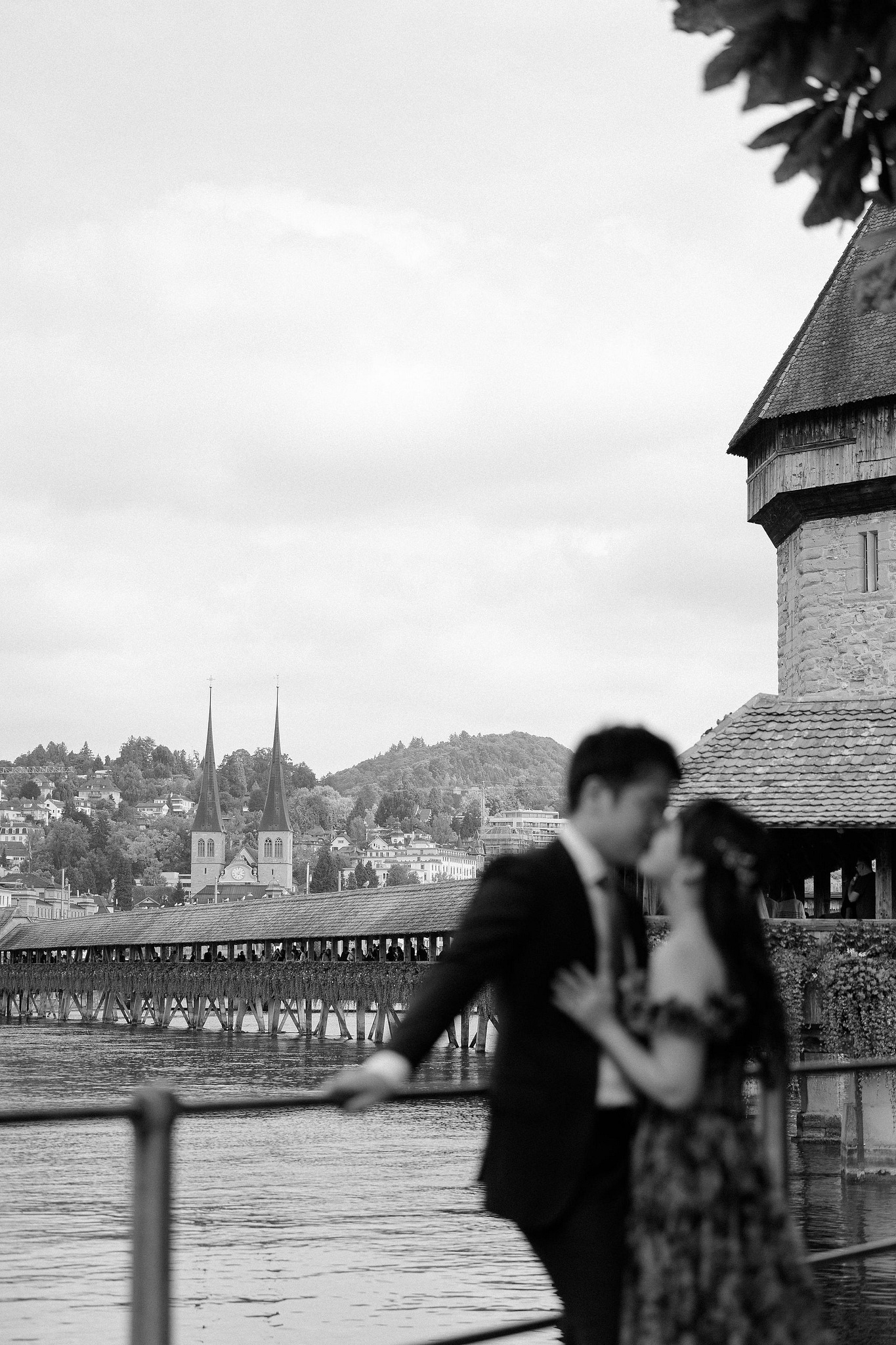 Switzerland Honeymoon Photoshoot Lucerne City Grindelwald First Cliff Lauterbrunnen Village at Lucerne pre-wedding photo