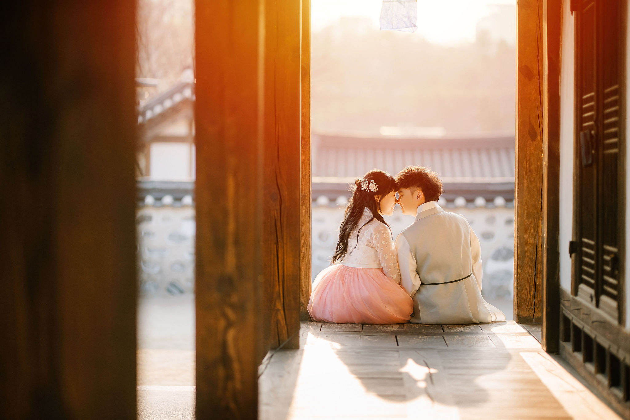 Seoul Pre-Wedding Photoshoot | Yongma Land, Seoul Forest & Namsangol Hanok Village at Namsangol Hanok Village pre-wedding photo