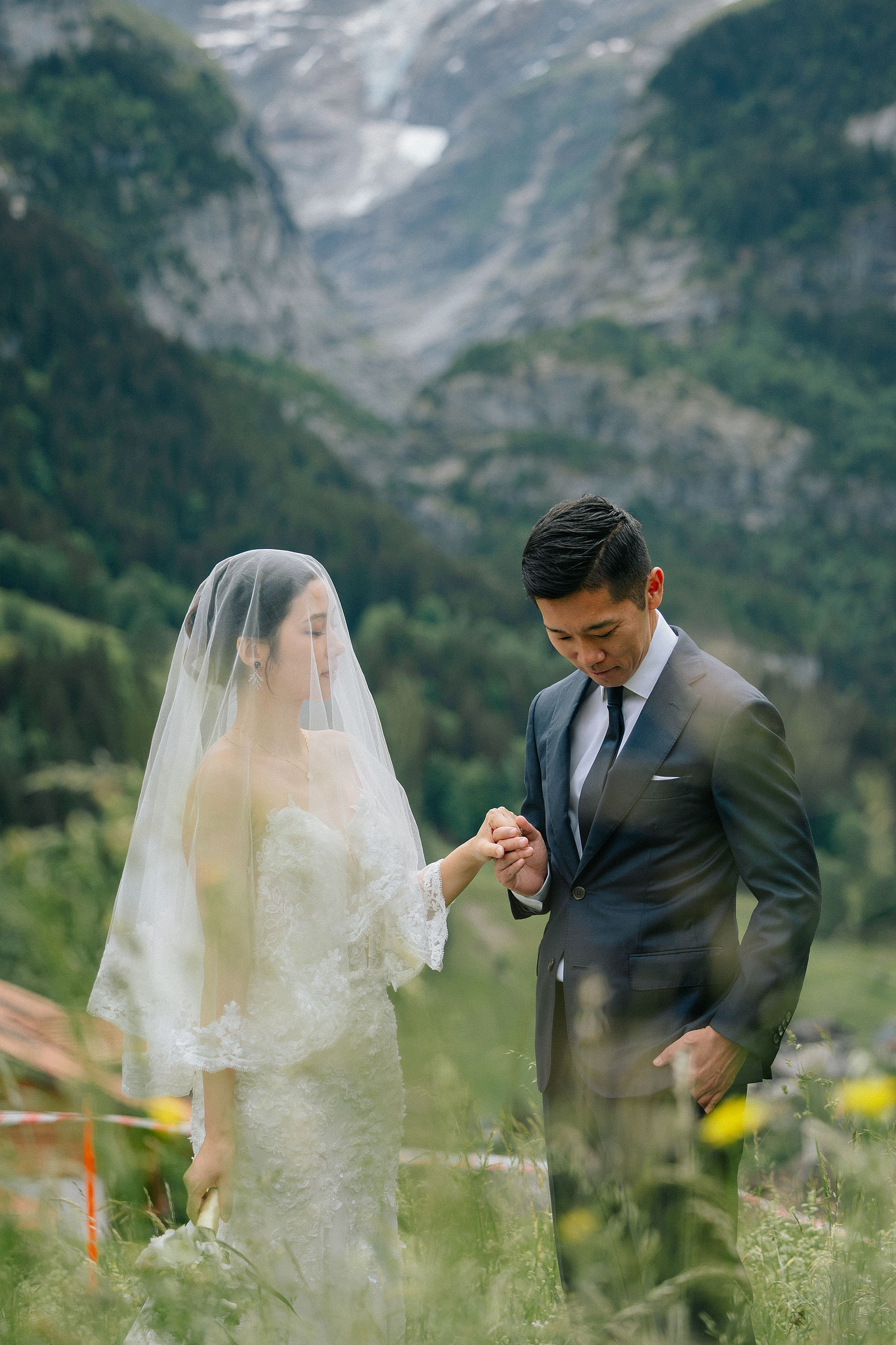 Switzerland Pre-Wedding Photoshoot | Grindelwald Village & Lauterbrunnen & Lake Lungern at Grindelwald Village pre-wedding photo