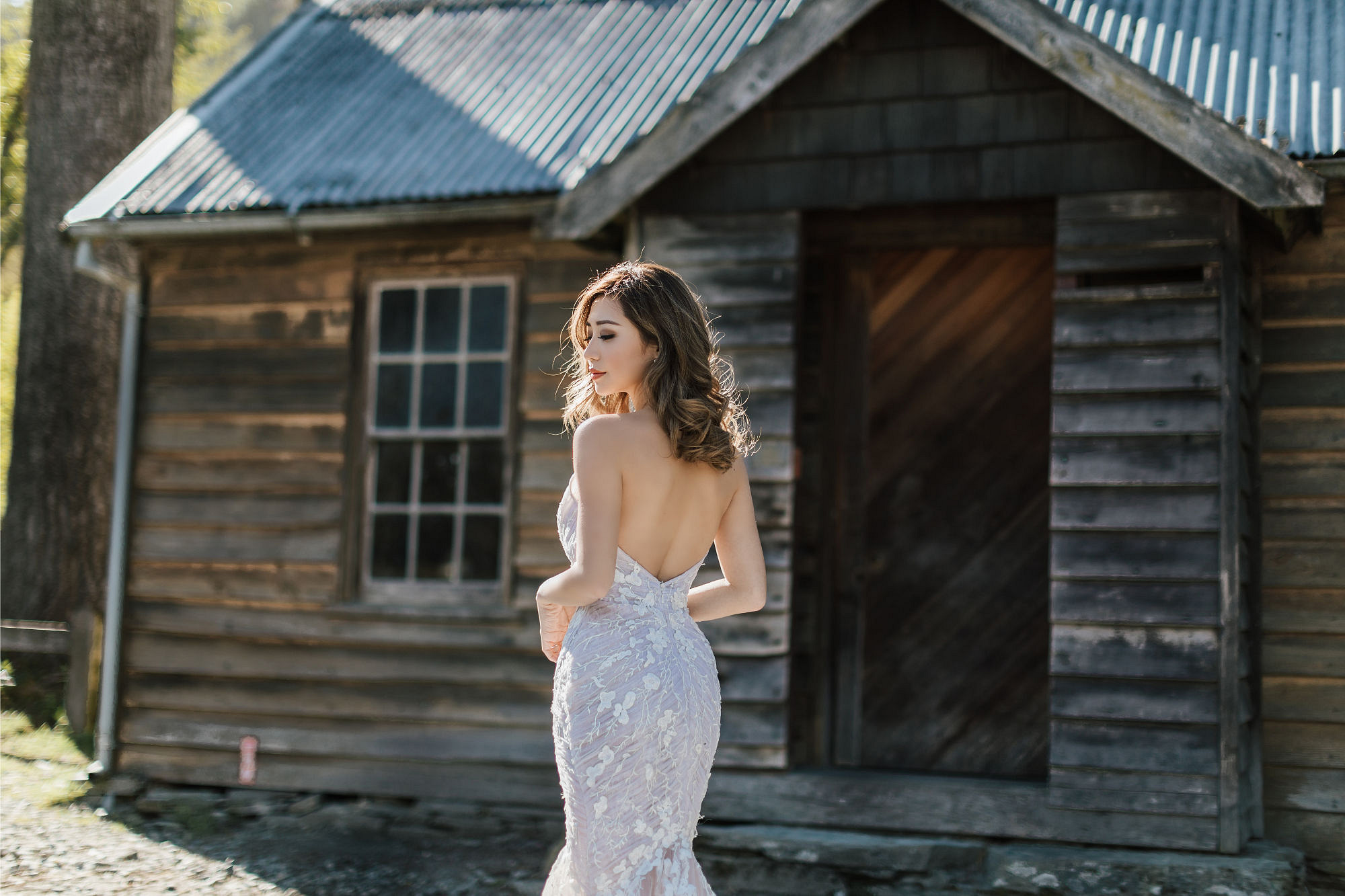 Kryz Uy And Slater Pre Wedding Photoshoot At Roy's Peak, Alpaca Farm And Arrowtown at Arrowtown pre-wedding photo