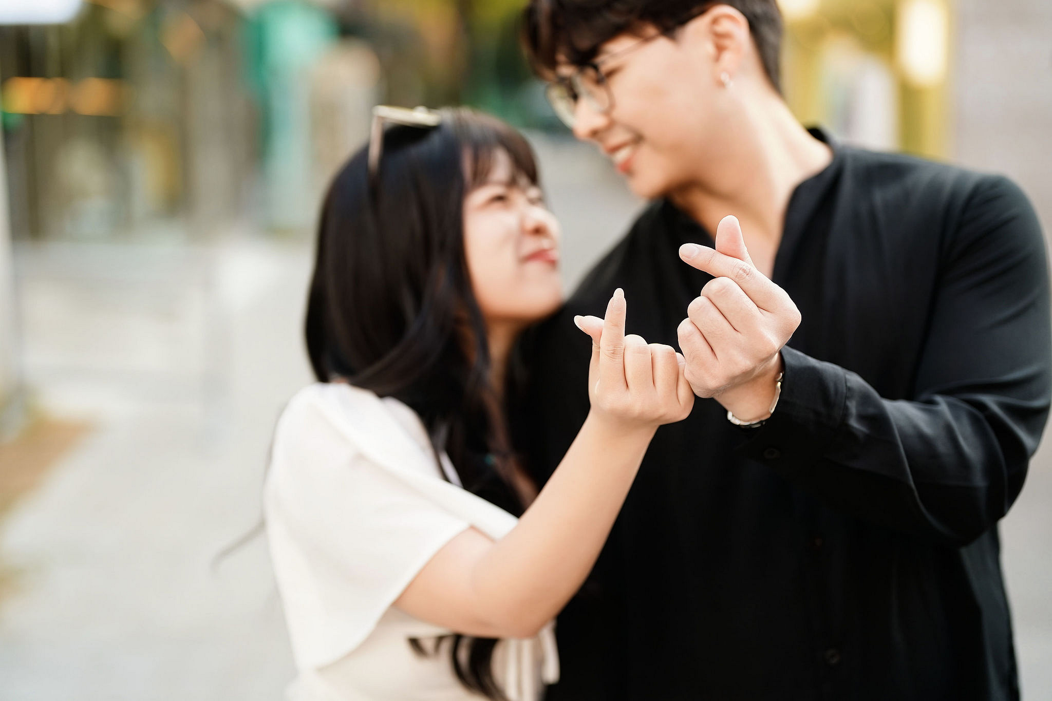 Seoul Pre-Wedding Photoshoot | Muhly Park, Seoul Forest & Cafe Street` at Cafe Street pre-wedding photo