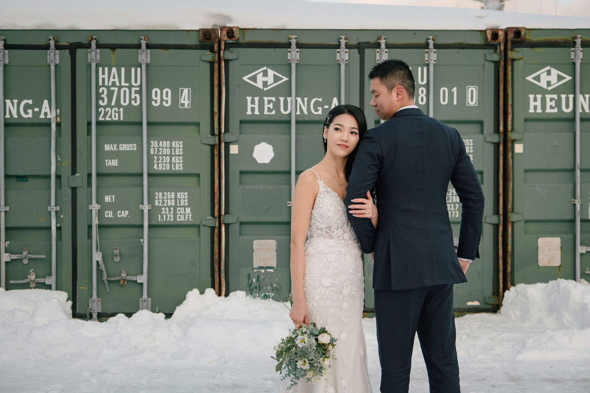 Hokkaido Pre-Wedding Photoshoot with Iyahiko Shrine, Nakajima Park, Moerenuma Park & Otaru Canal at Otaru Port pre-wedding photo