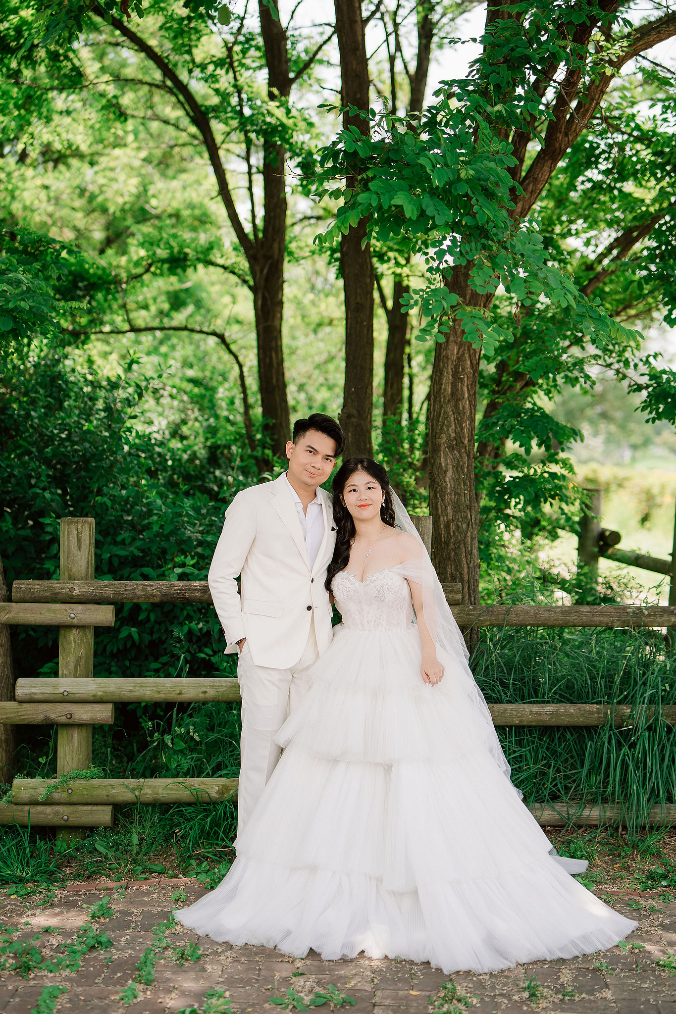 Seoul Pre-Wedding Photoshoot | Haneul Park, Yonsei University & Yeonnam-dong at Haneul Park pre-wedding photo