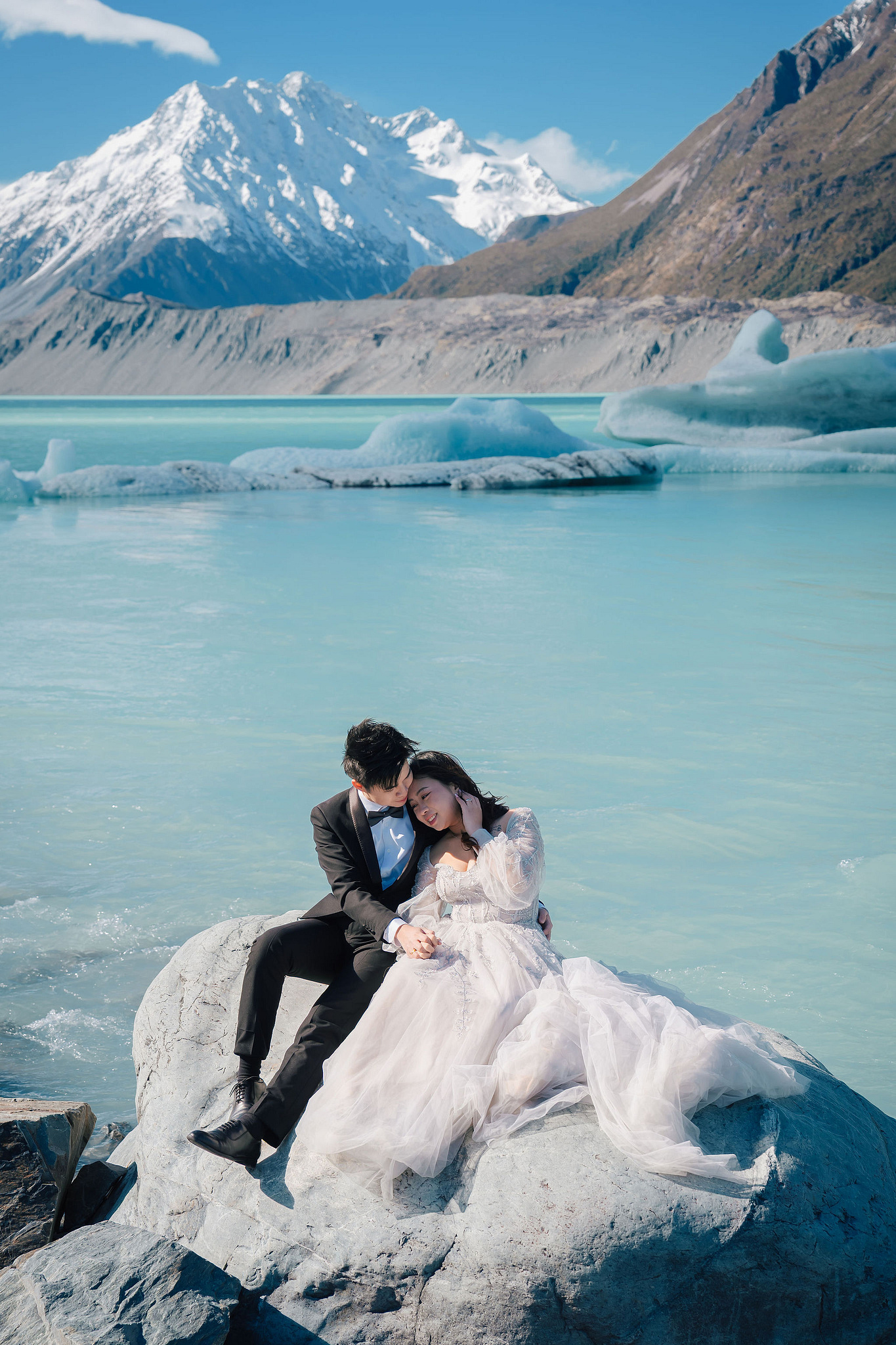 New Zealand Pre-Wedding Photoshoot | Lake Wakatipu, Alta Tarns, Coromandel Peak to Mount Cook at Glacier pre-wedding photo
