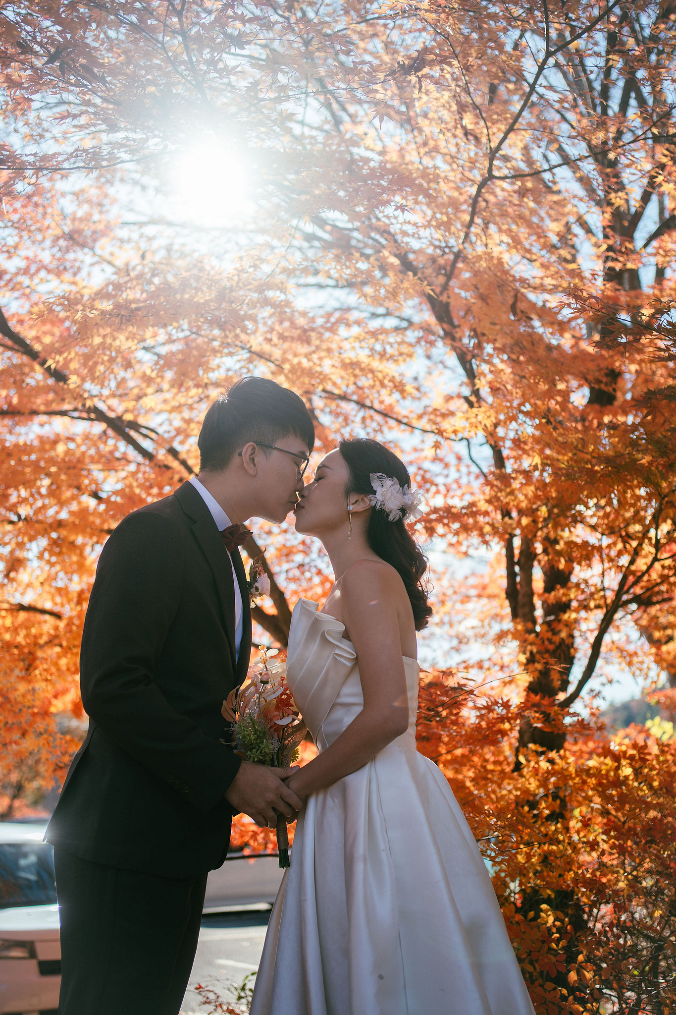 Tokyo & Mt Fuji Pre-Wedding Photoshoot | Asakusa Temple, Maple Corridor, Susuki Fields & Lake Kawaguchiko at Maple Corridor pre-wedding photo