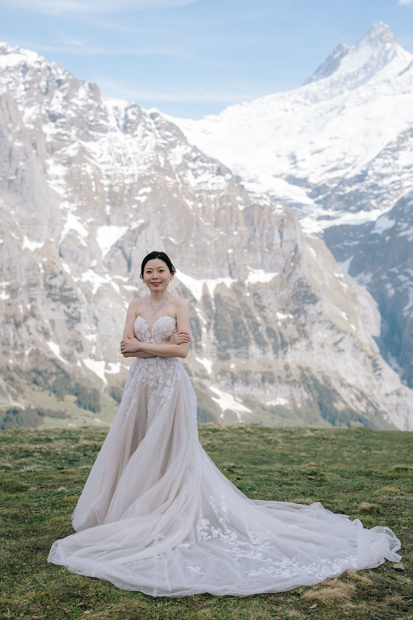 Switzerland Pre-Wedding Photoshoot | Grindelwald First & Grindelwald Village & Lake Brienz at Grindelwald First pre-wedding photo