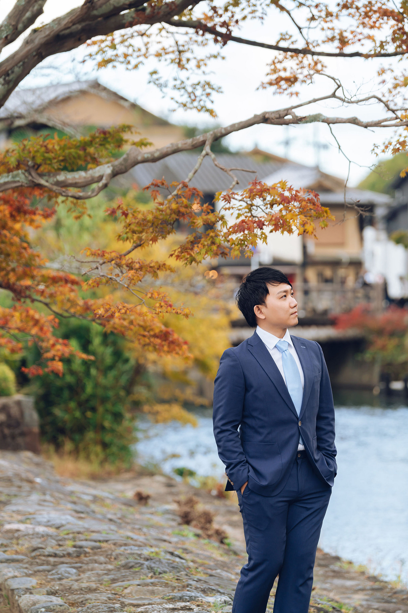 Kyoto Pre-Wedding Photoshoot | Traditional Higashiyama, Arashiyama Hills & Nighttime Railway at Arashiyama Area & Hillside pre-wedding photo