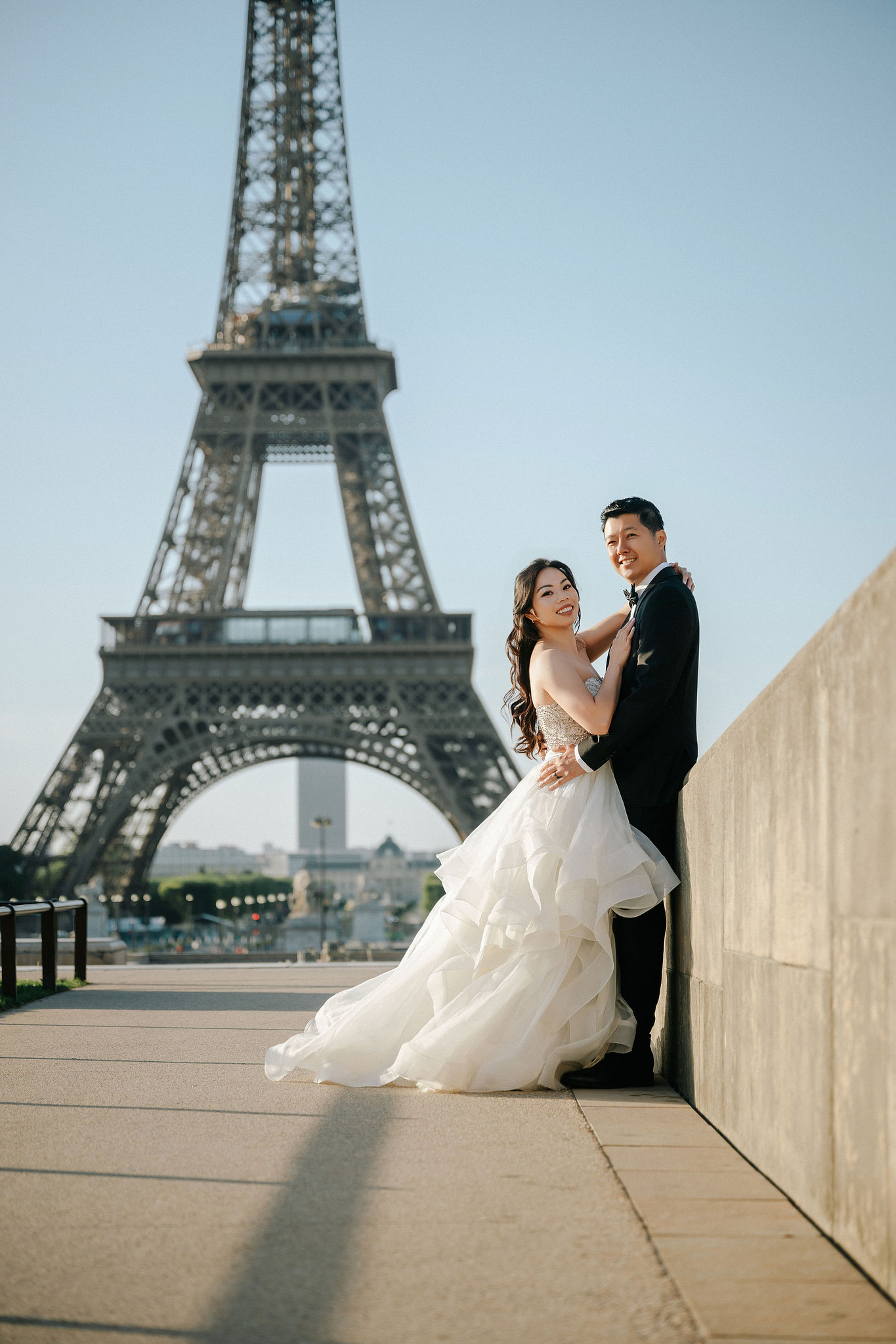 Paris Pre-Wedding Photoshoot | Place du Trocadéro, Port Debilly, Louvre, Parisian Streets & Bir-Hakeim Bridge at Place du Trocadéro pre-wedding photo