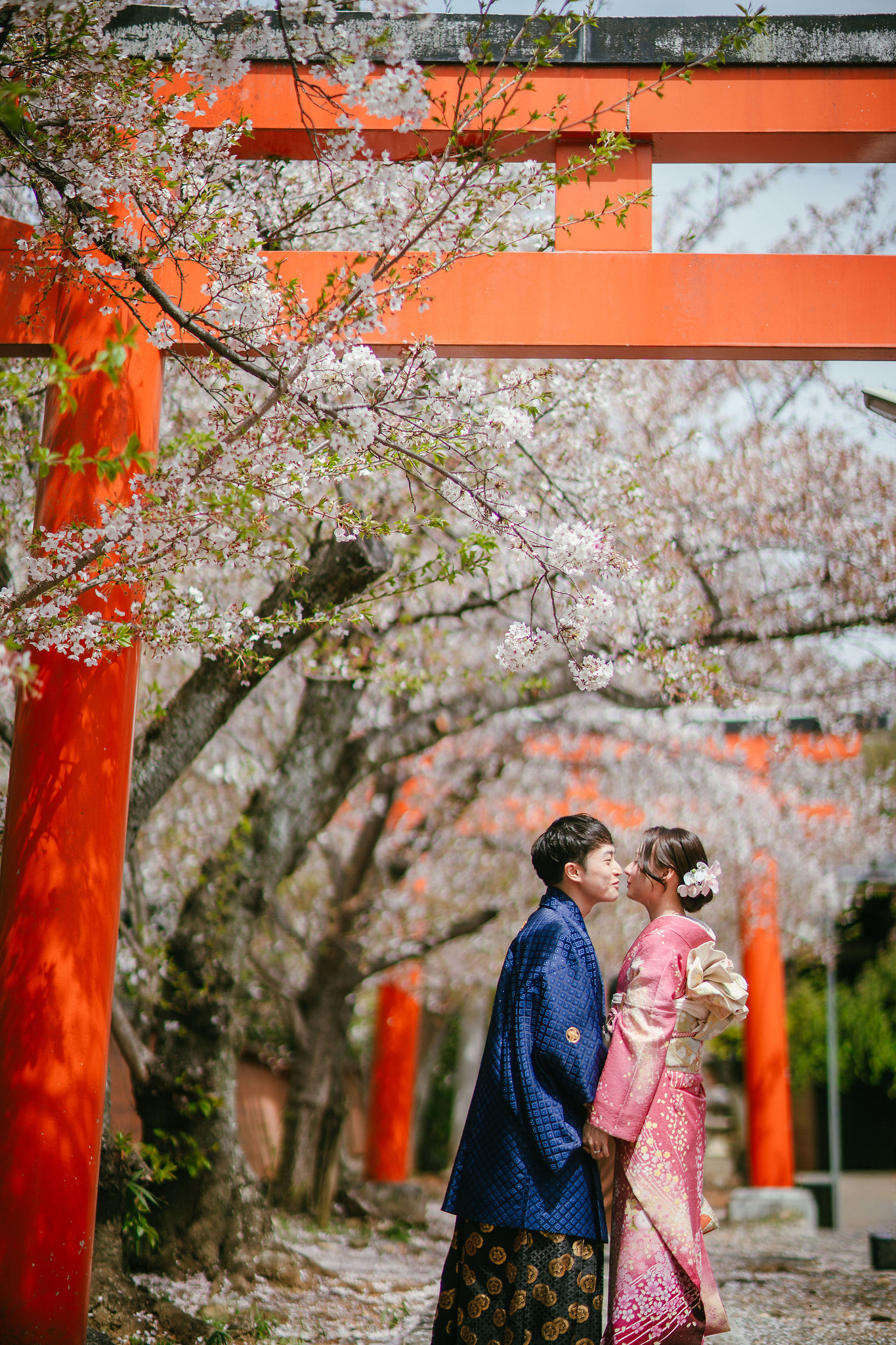 Kyoto Pre-Wedding Photoshoot | Fushimi Inari, Nara Deer Park & Mt. Wakakusa at Fushimi Inari pre-wedding photo