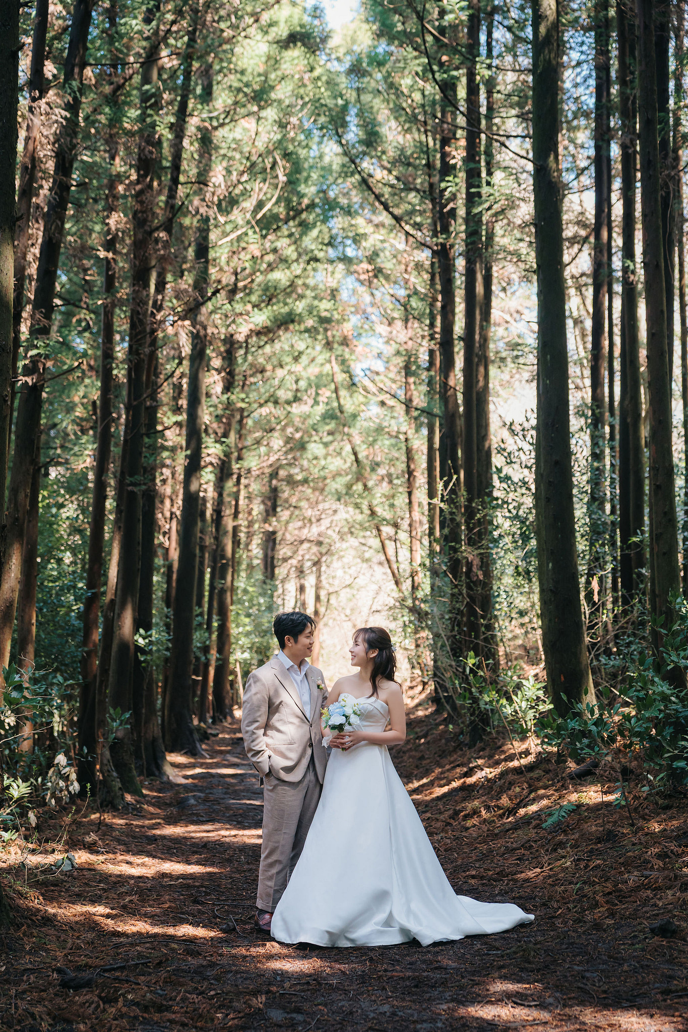 Jeju Pre-Wedding Photoshoot | Wangimae Forest, Yerae Ecological Park & Geumneung Beach at Wangimae Forest pre-wedding photo