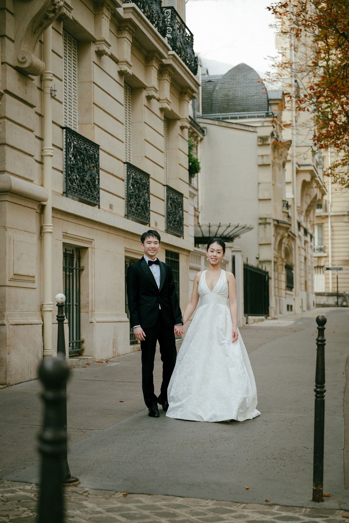 Paris Autumn Pre-Wedding Photoshoot | Place du Trocadéro, Port de Billy, Avenue de Camoëns, Louvre & Luxembourg Gardens at Avenue de Camoëns pre-wedding photo