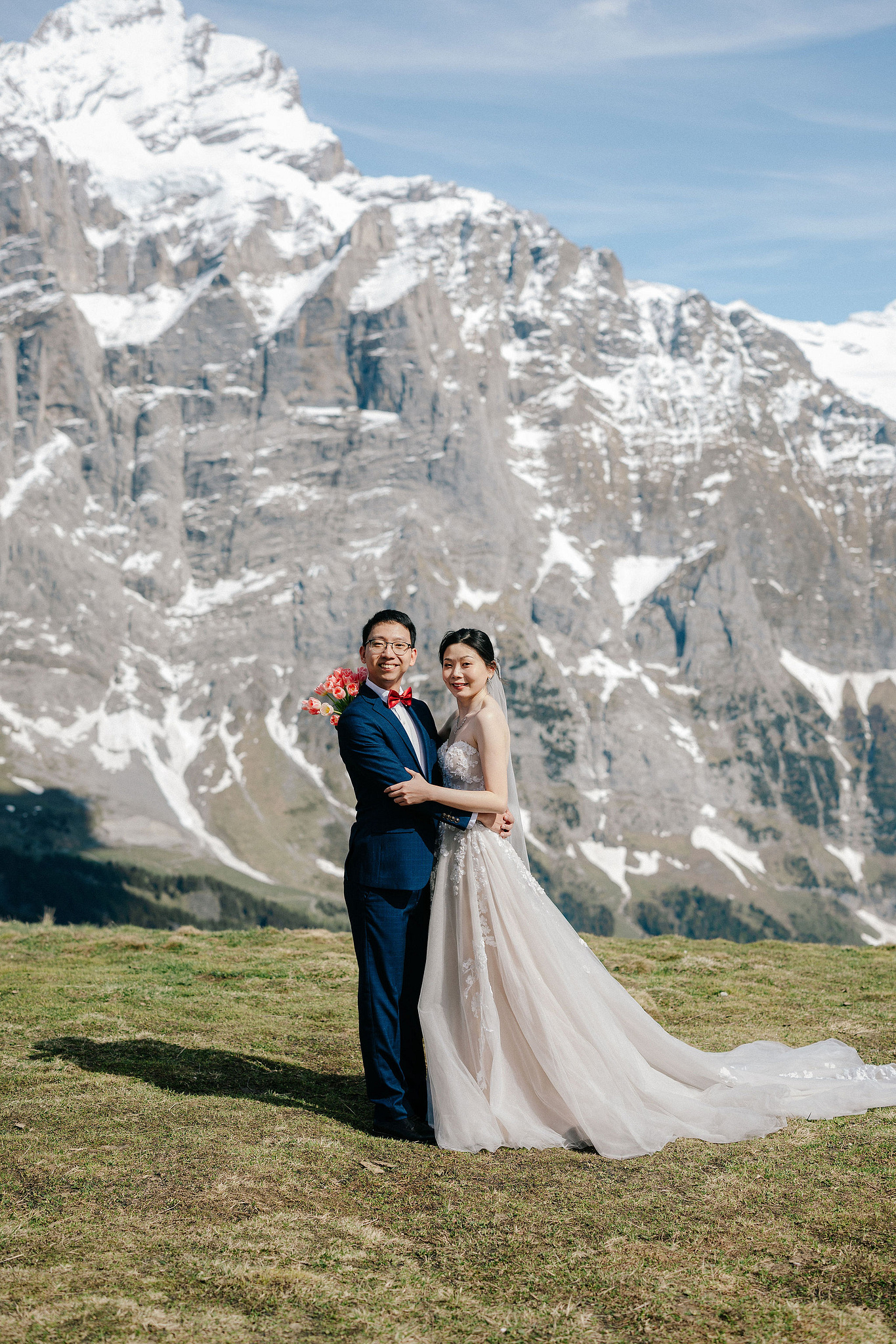 Switzerland Pre-Wedding Photoshoot | Grindelwald First & Grindelwald Village & Lake Brienz at Grindelwald First pre-wedding photo