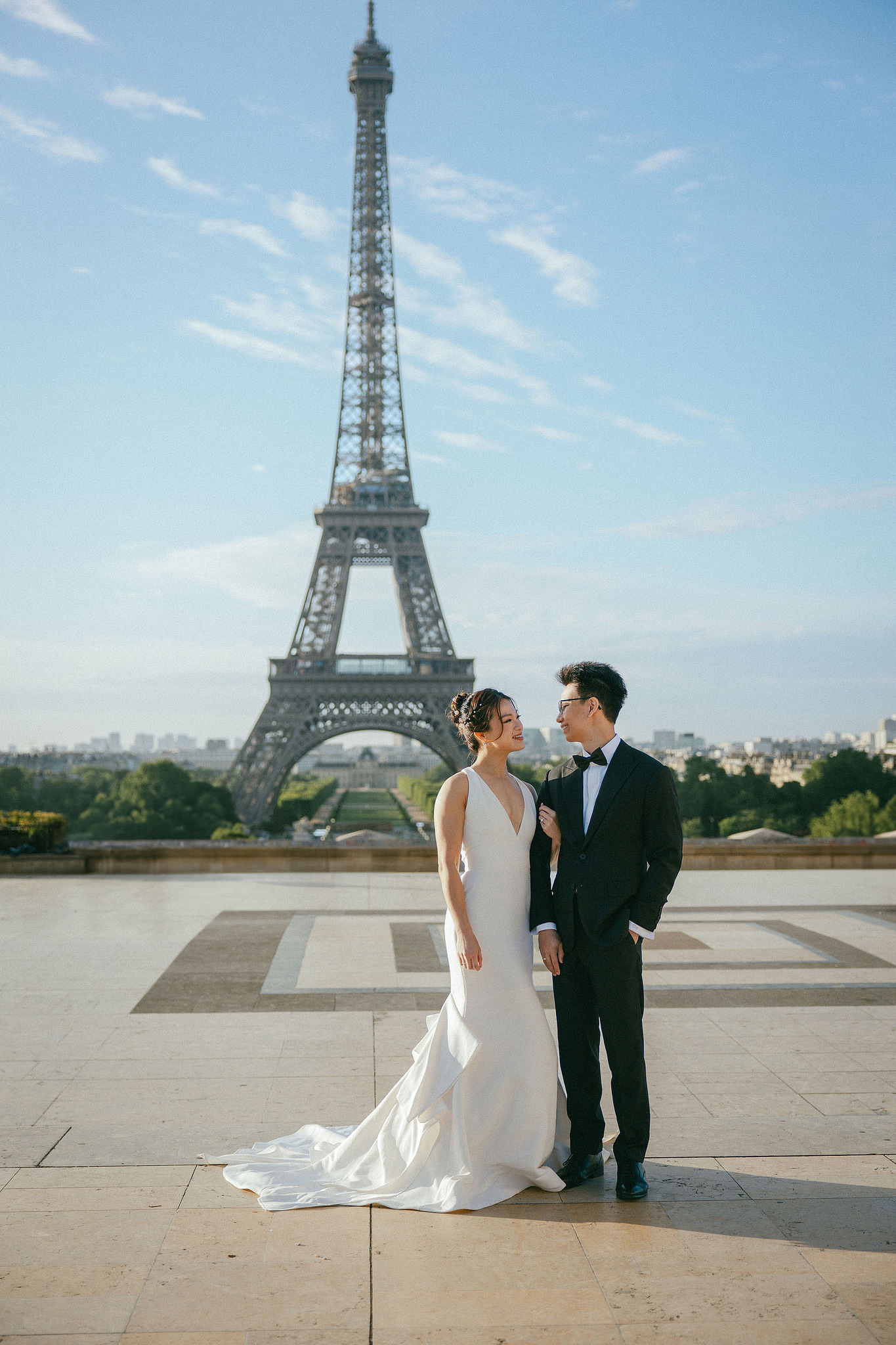 Paris Pre-Wedding Photoshoot | Place du Trocadéro, Luxembourg Gardens, Parisian Café, Louvre & Bir-Hakeim Bridge at Place du Trocadéro pre-wedding photo