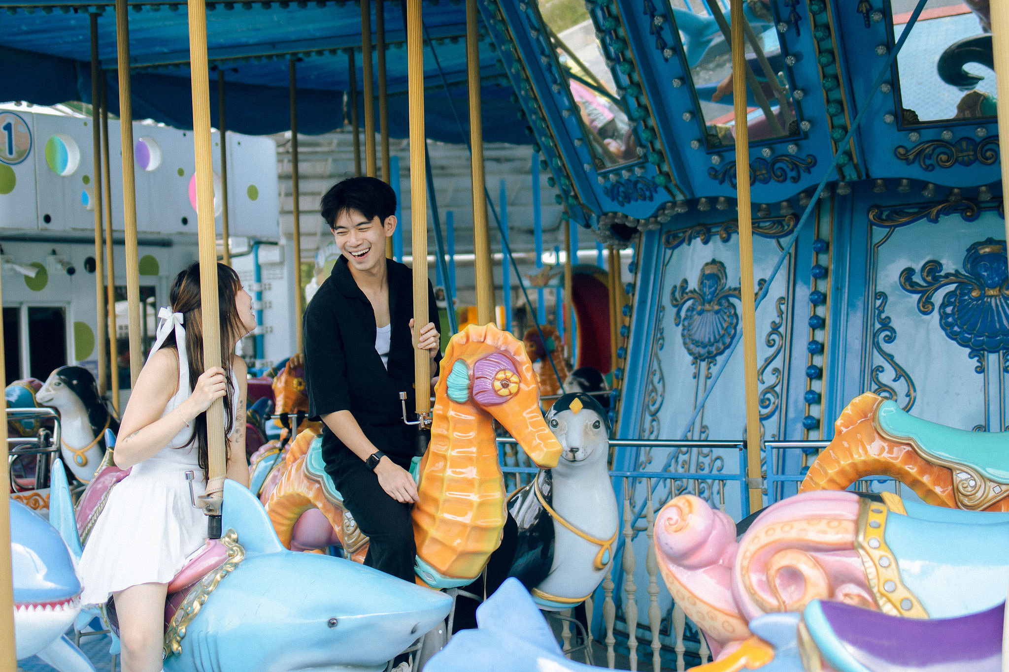 Taiwan Pre-Wedding Photoshoot | Dadaocheng & Children's Amusement Park at Children's Amusement Park pre-wedding photo