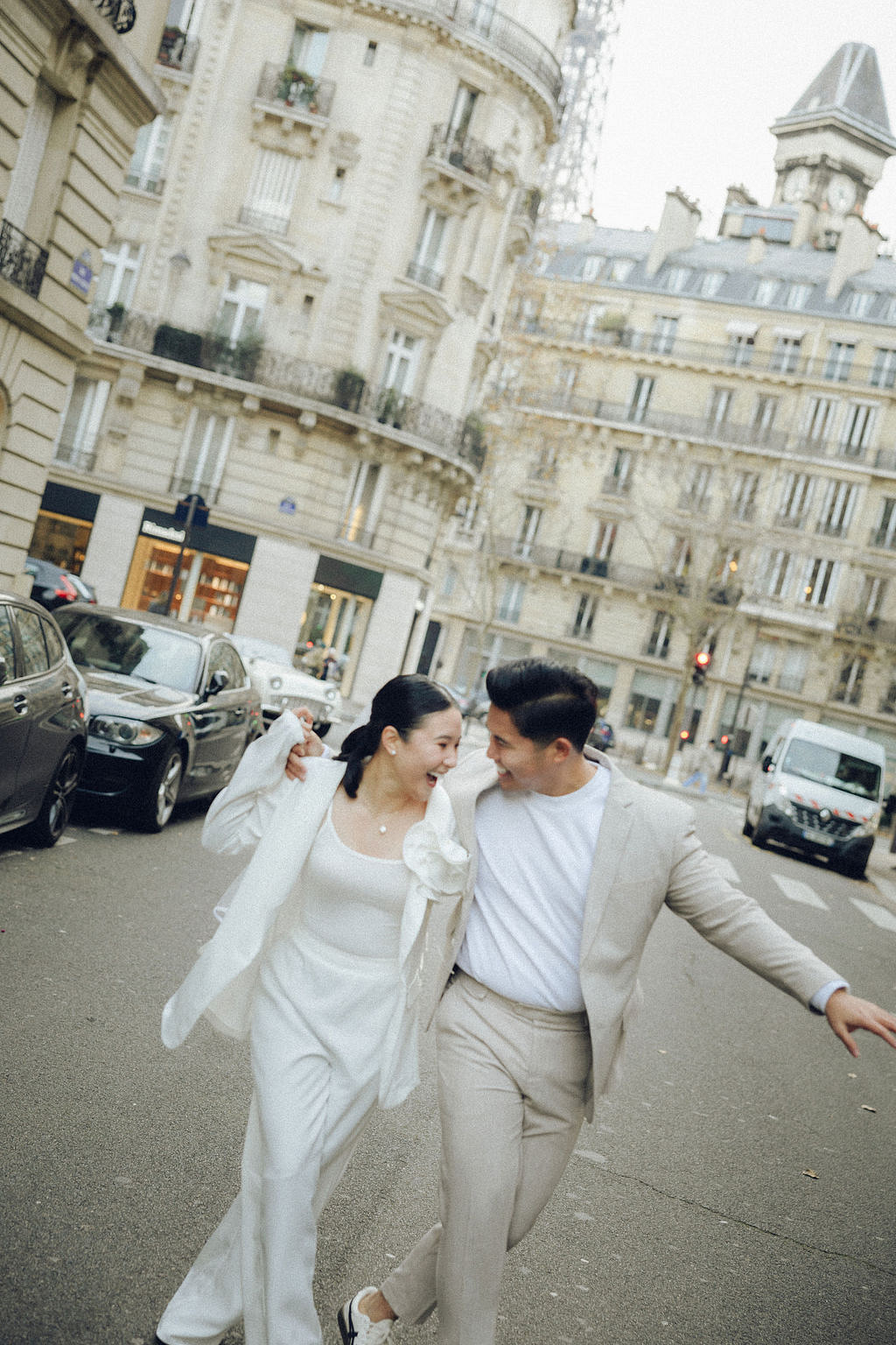 Paris Pre-Wedding Photoshoot with Eiﬀel Tower Louvre Museum Parisian Cafe Vintage Car Rooftop Night at Parisian Streets pre-wedding photo