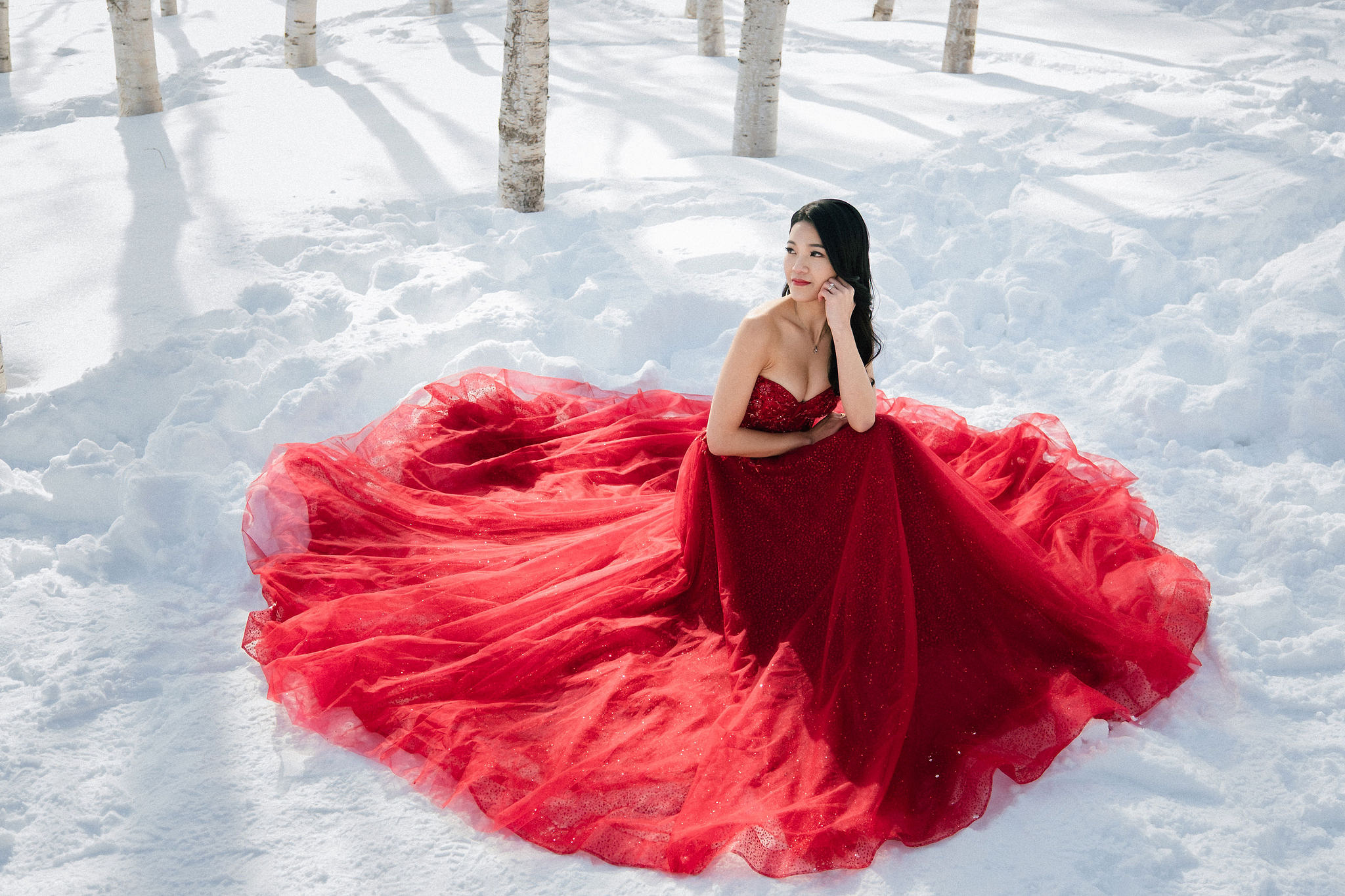Hokkaido Pre-Wedding Photoshoot with Iyahiko Shrine, Nakajima Park, Moerenuma Park & Otaru Canal at Moerenuma Park pre-wedding photo
