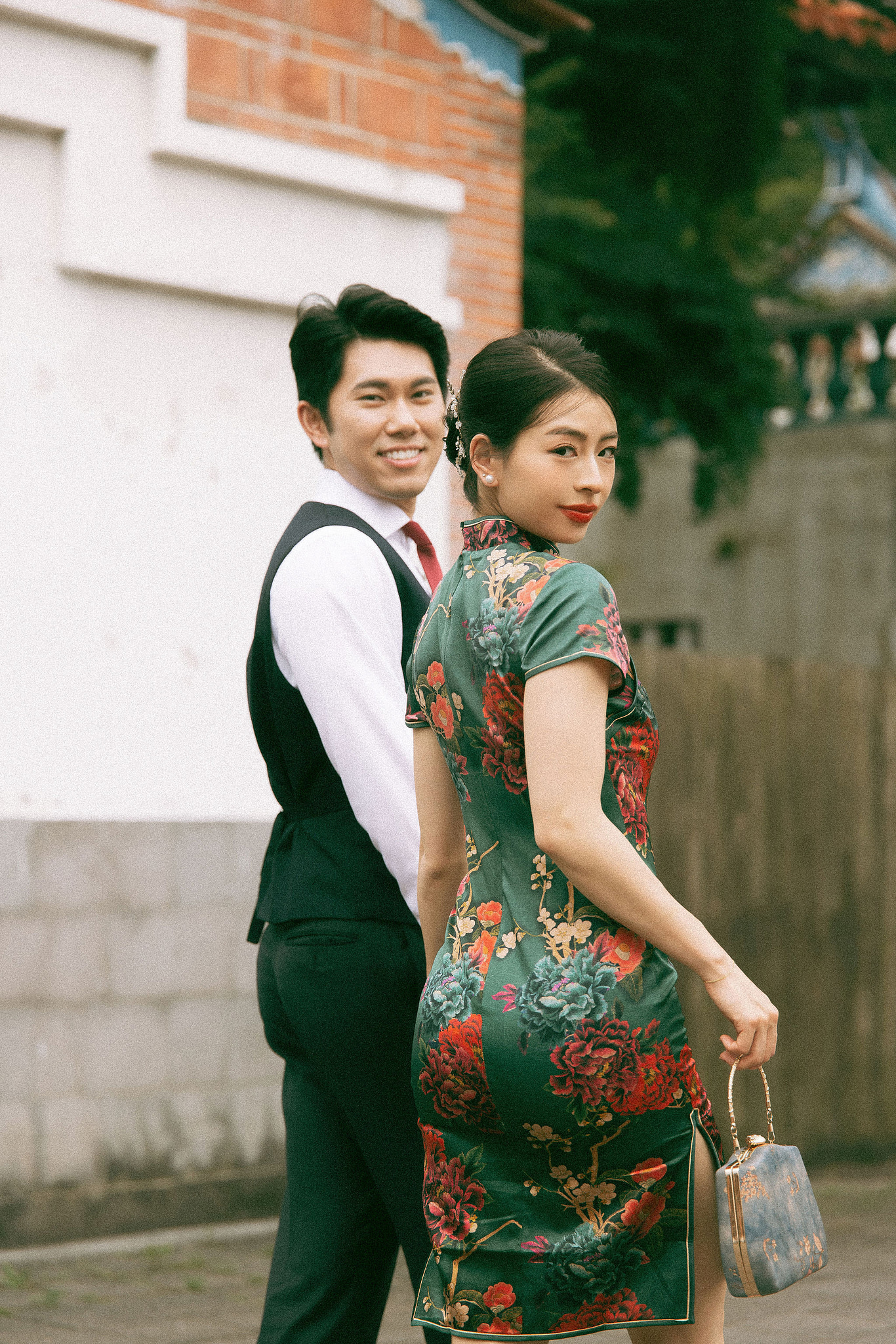 Taiwan Pre-Wedding Photoshoot Traditional Garden Qi Pao Experience Yangmingshan Vintage Night Market Shoot at Historic Garden pre-wedding photo
